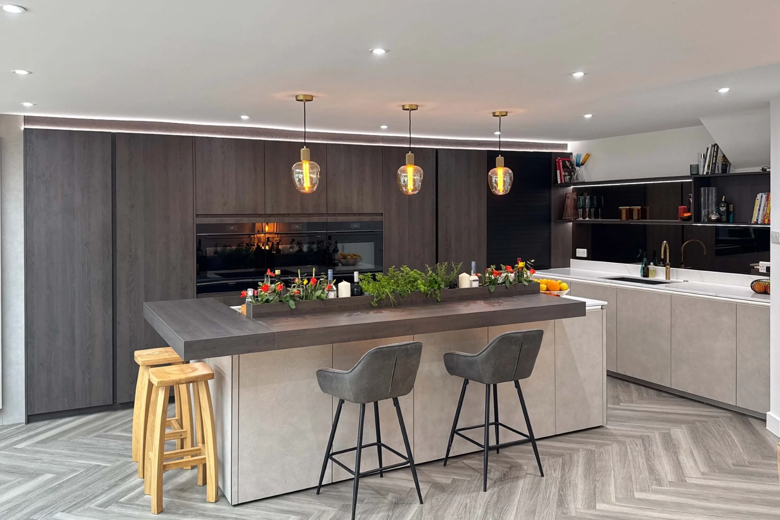 Oak & Grey Handleless Kitchen in Bexley