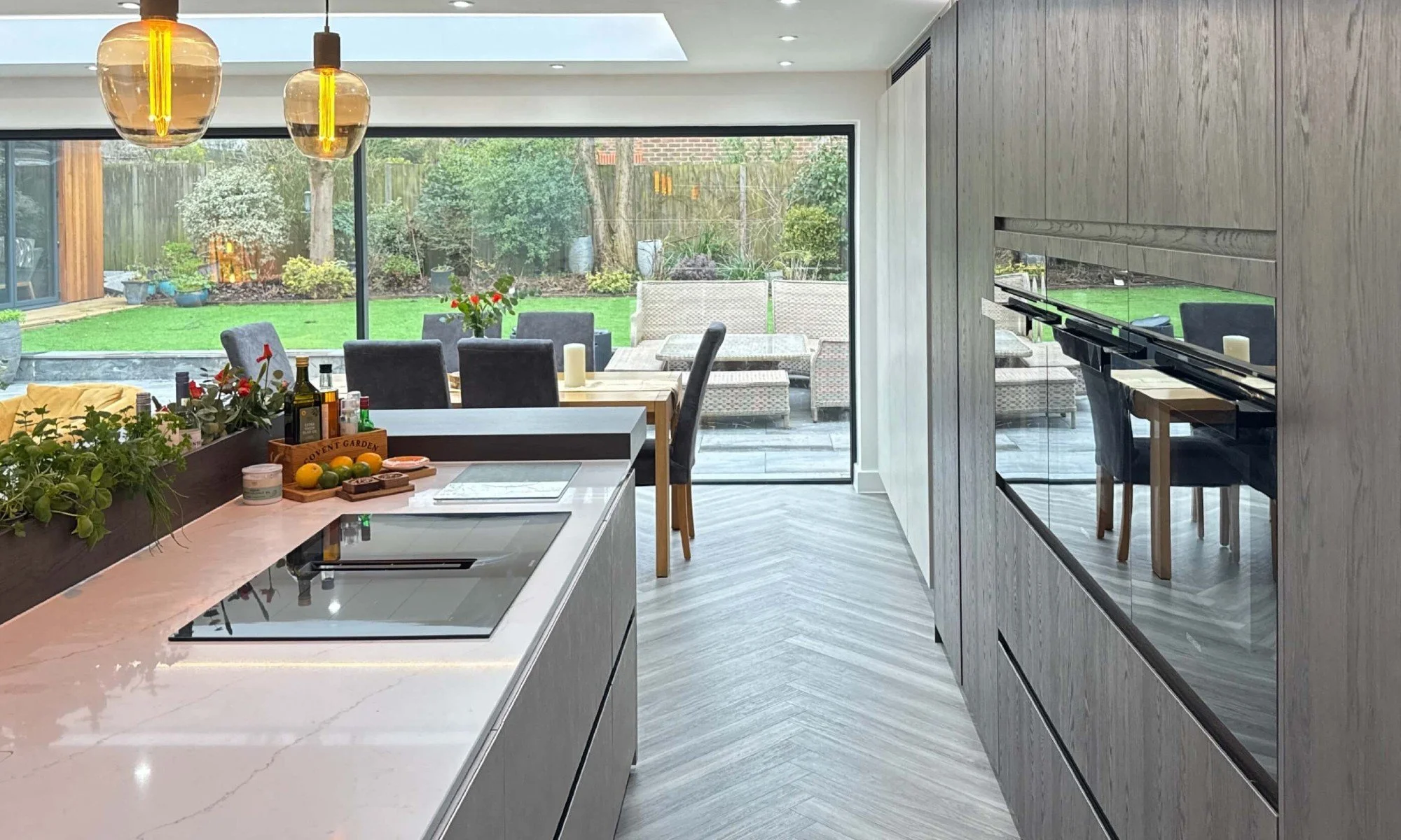 white quartz worktop on kitchen island