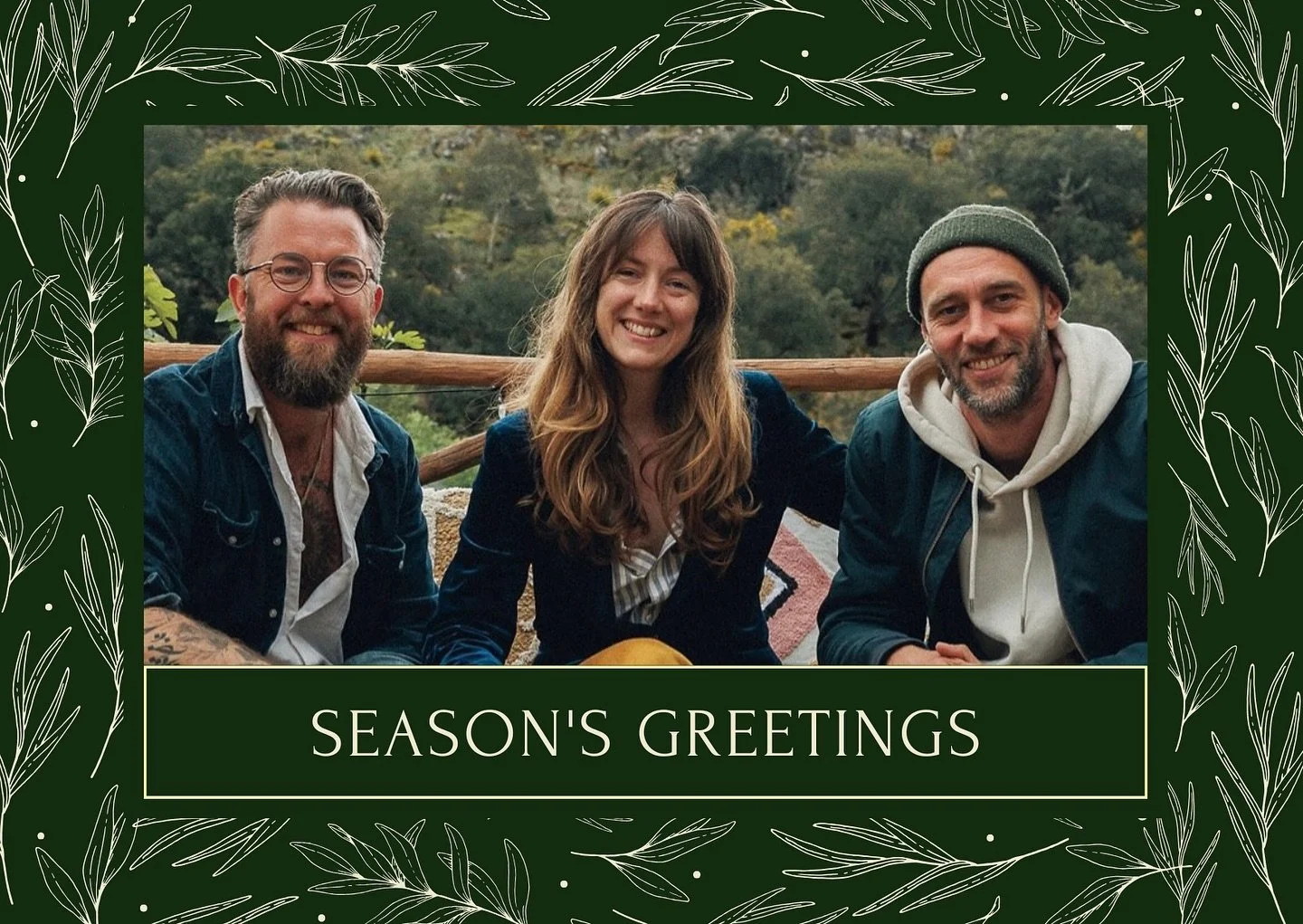 Merry Christmas from all of us here at Serra Vida.
May the coming days not only be festive but also bring you a sense of peace, love and a cozy feeling of being held, by your loved ones, friends and family. 

We are enjoying our hibernation and the s