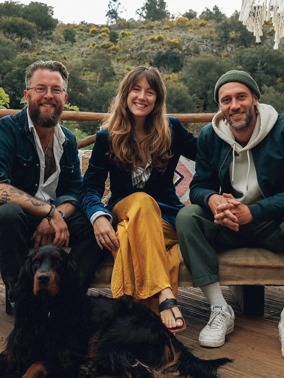 We felt it was time to re-introduce ourselves here in our cozy corner of Instagramalam land. 

Who are weeeee? The people behind the scenes, running the show and full time residents of this Place of Presence, Serra Vida. Our names, from right to left