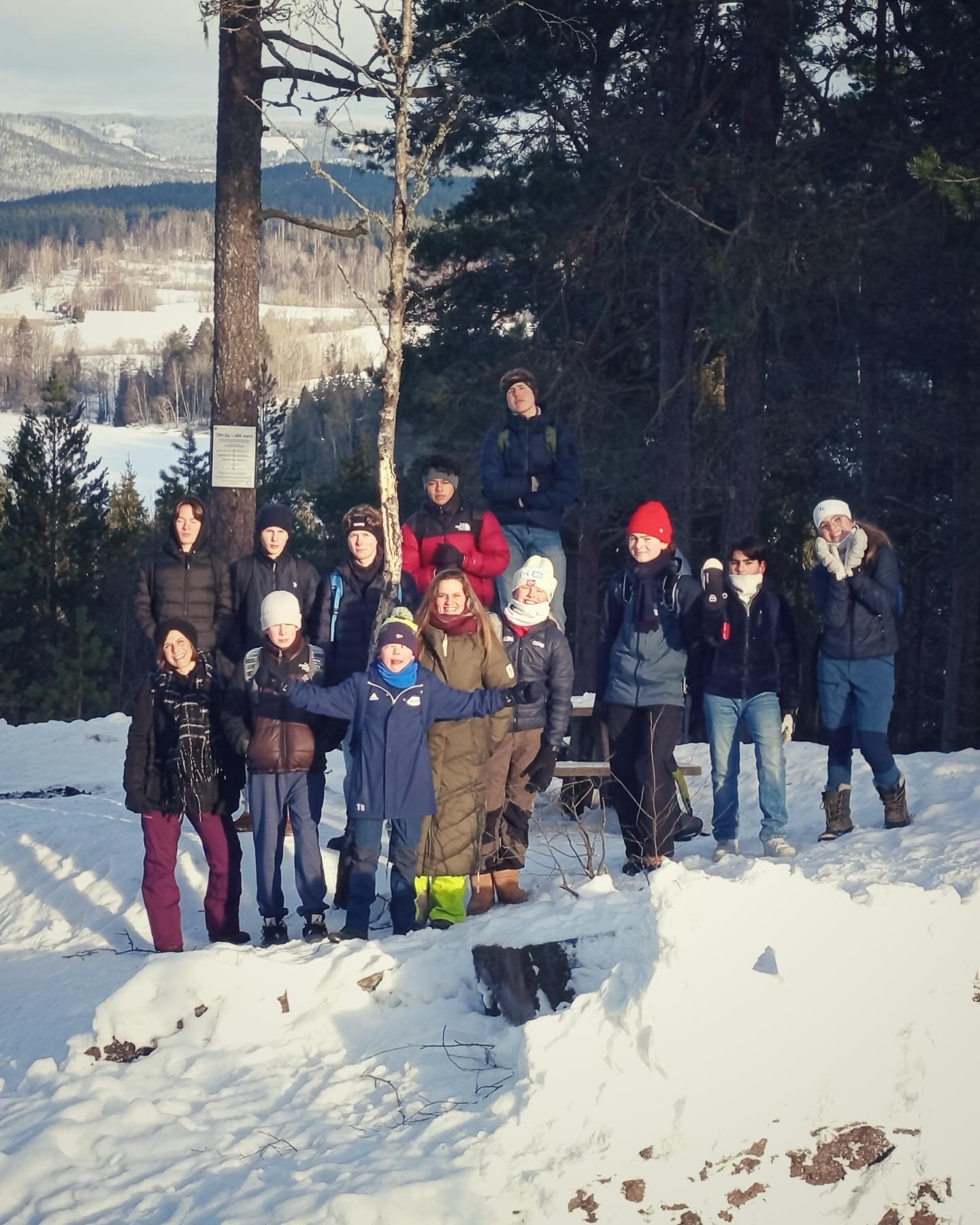 Abwechslung, Teamwork und jede Menge neue Eindr&uuml;cke: Unsere Projekttage waren auch dieses Jahr wieder ein echtes Highlight und ein toller Ausgleich zum Schulalltag 💡🎨🤝 Varierte dager, nye impulser og mye l&aelig;ringsglede &ndash; prosjektdag