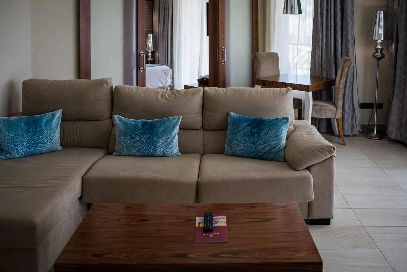 Family-Suite-salon.jpg