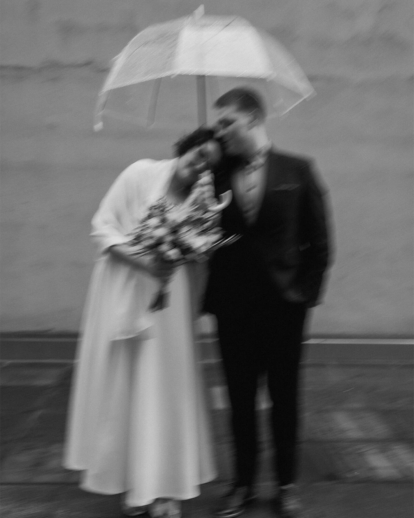 Milan &amp; &Scaron;pela [elegantna &scaron;e na drugem koncu Intercontinentala] ✨

#weddingslovenia #porocnifotograf #urbanweddings #slovenianphotographer #slovenskifotografi
