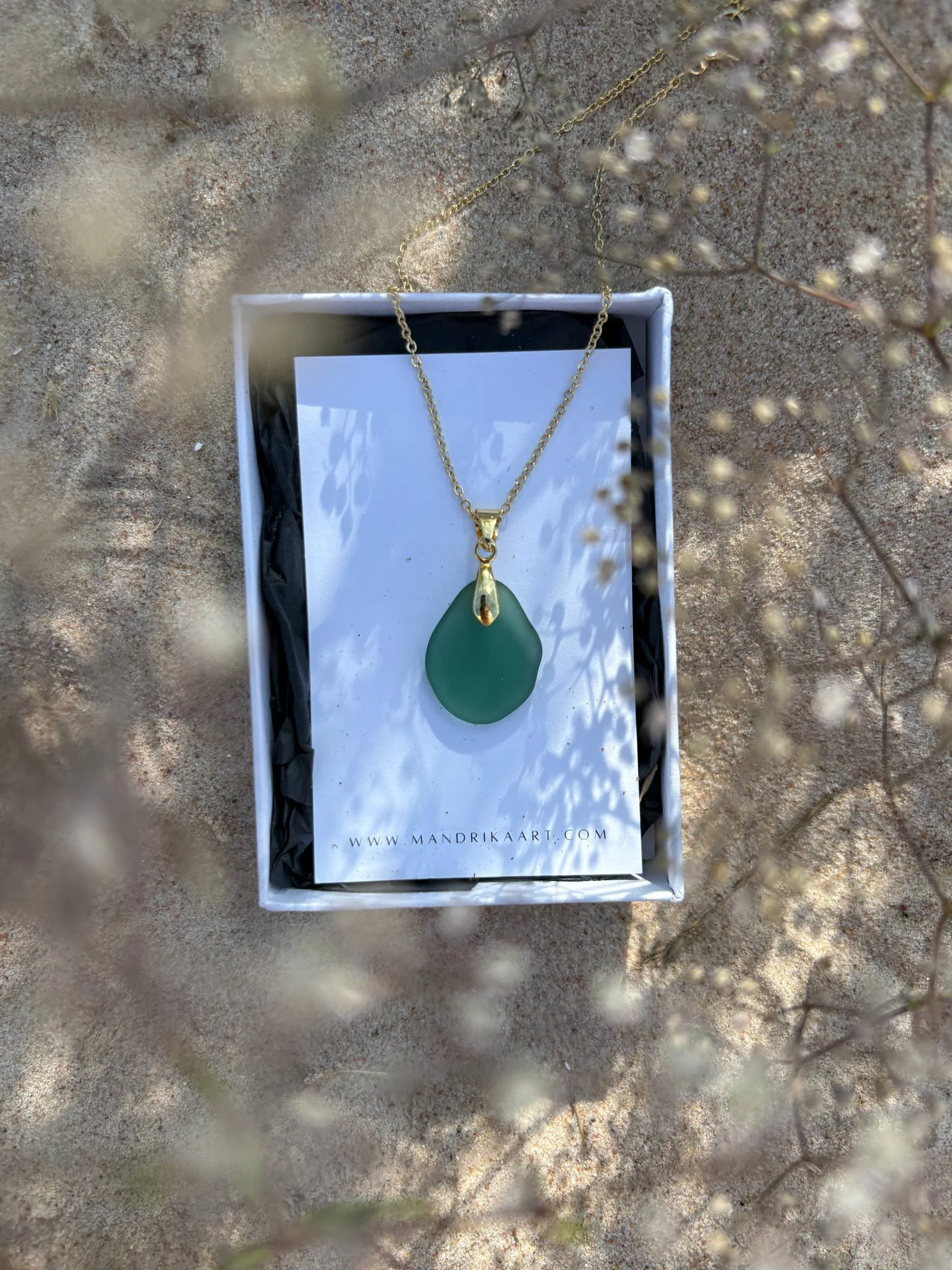 Green-sea-glass-5.jpg