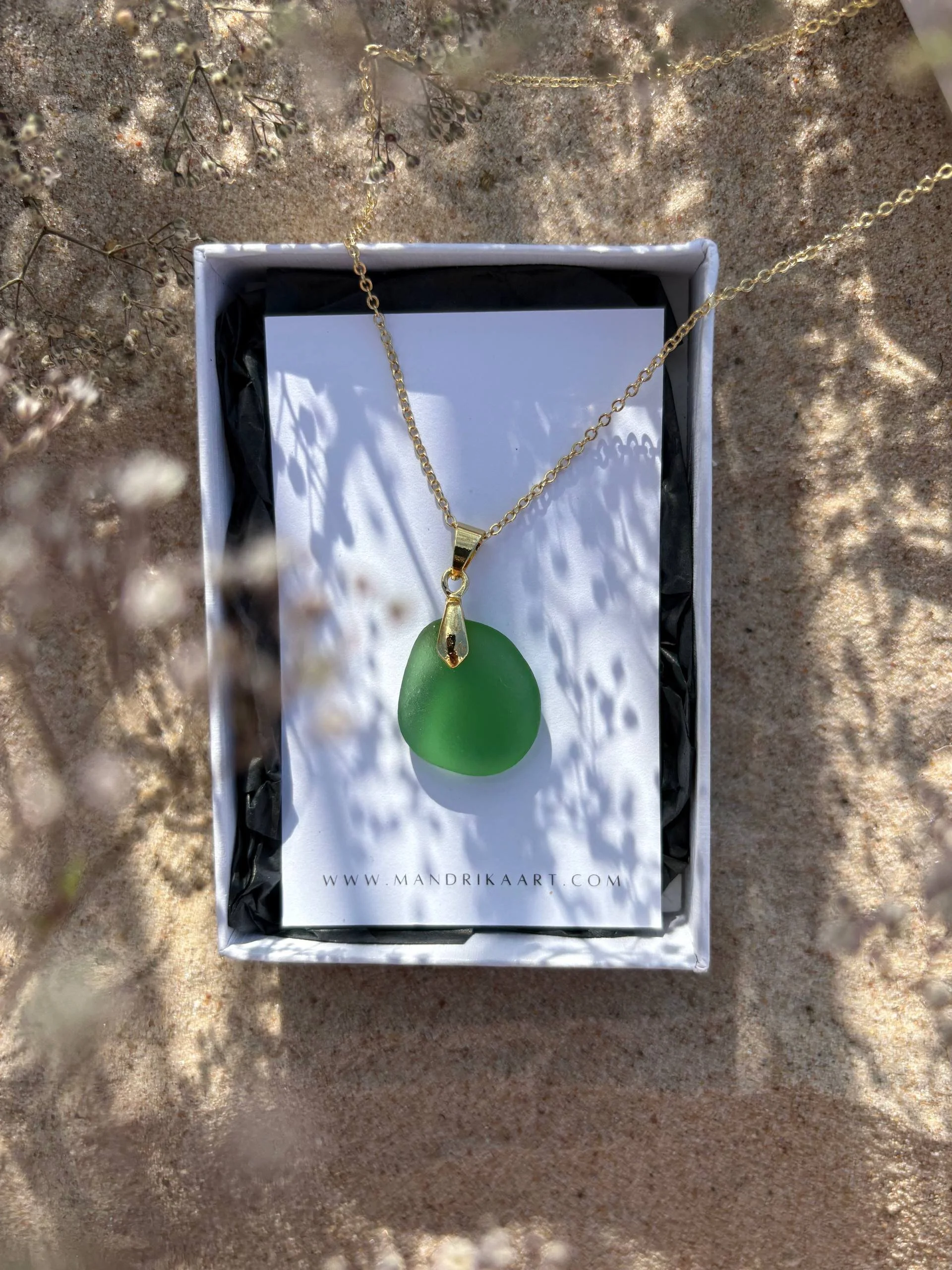 Green-sea-glass-1.jpg
