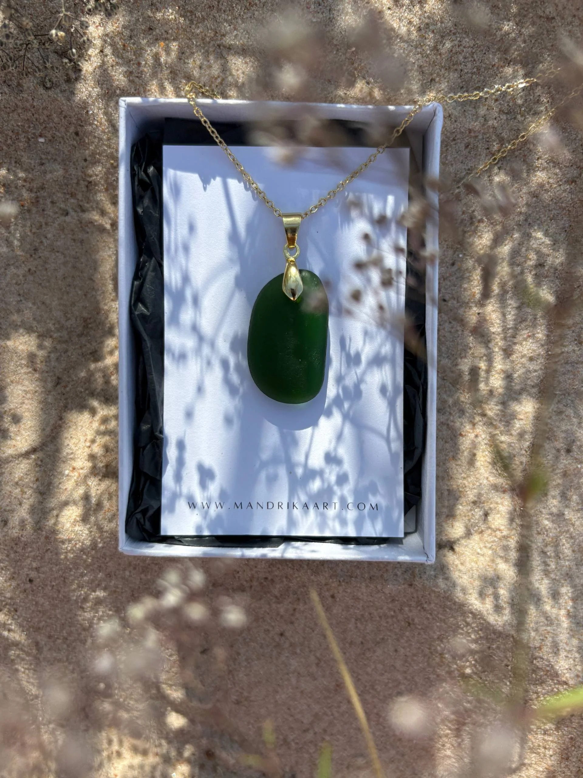 Green-sea-glass-3.jpg