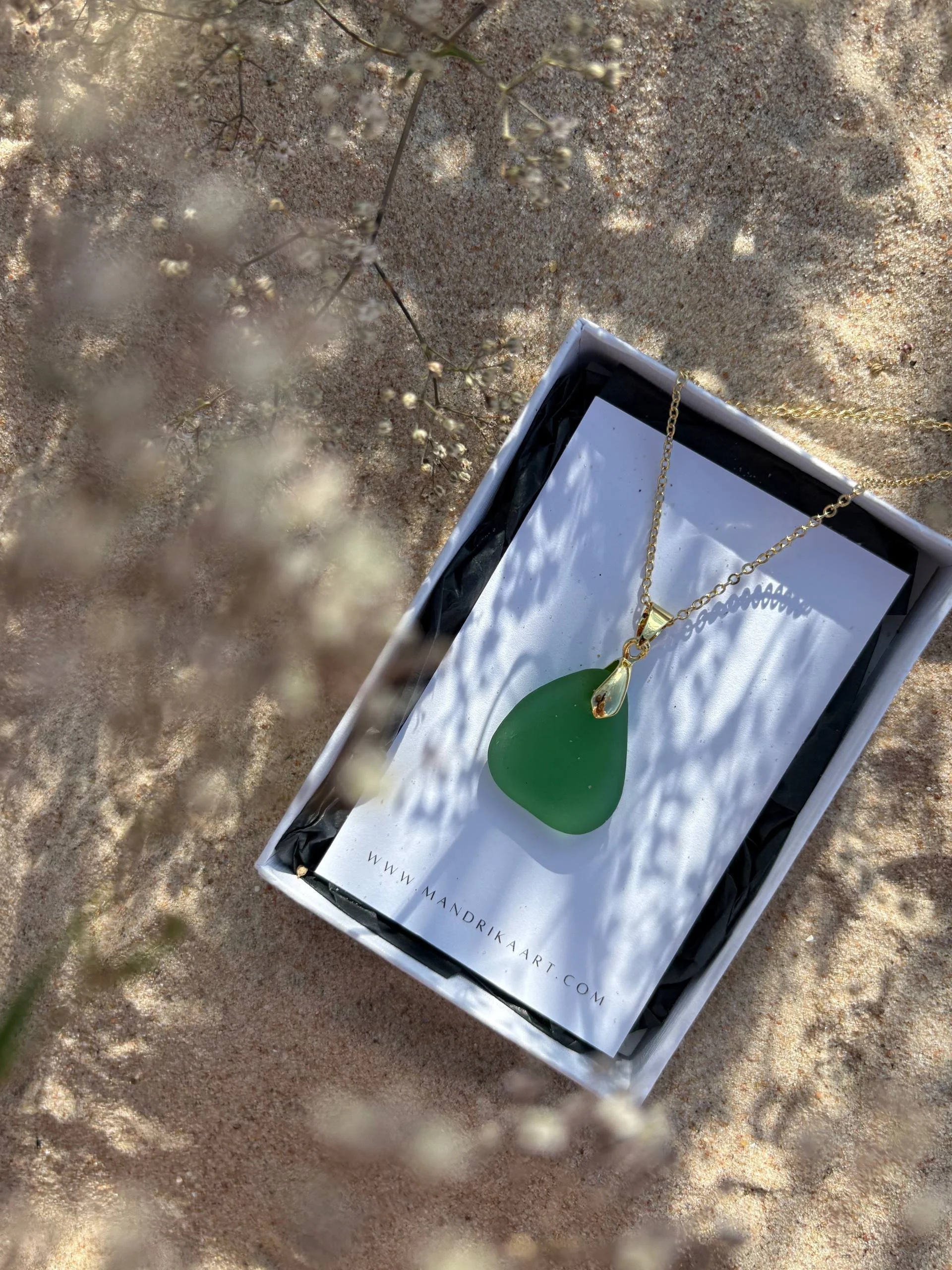 Green-sea-glass-4.jpg