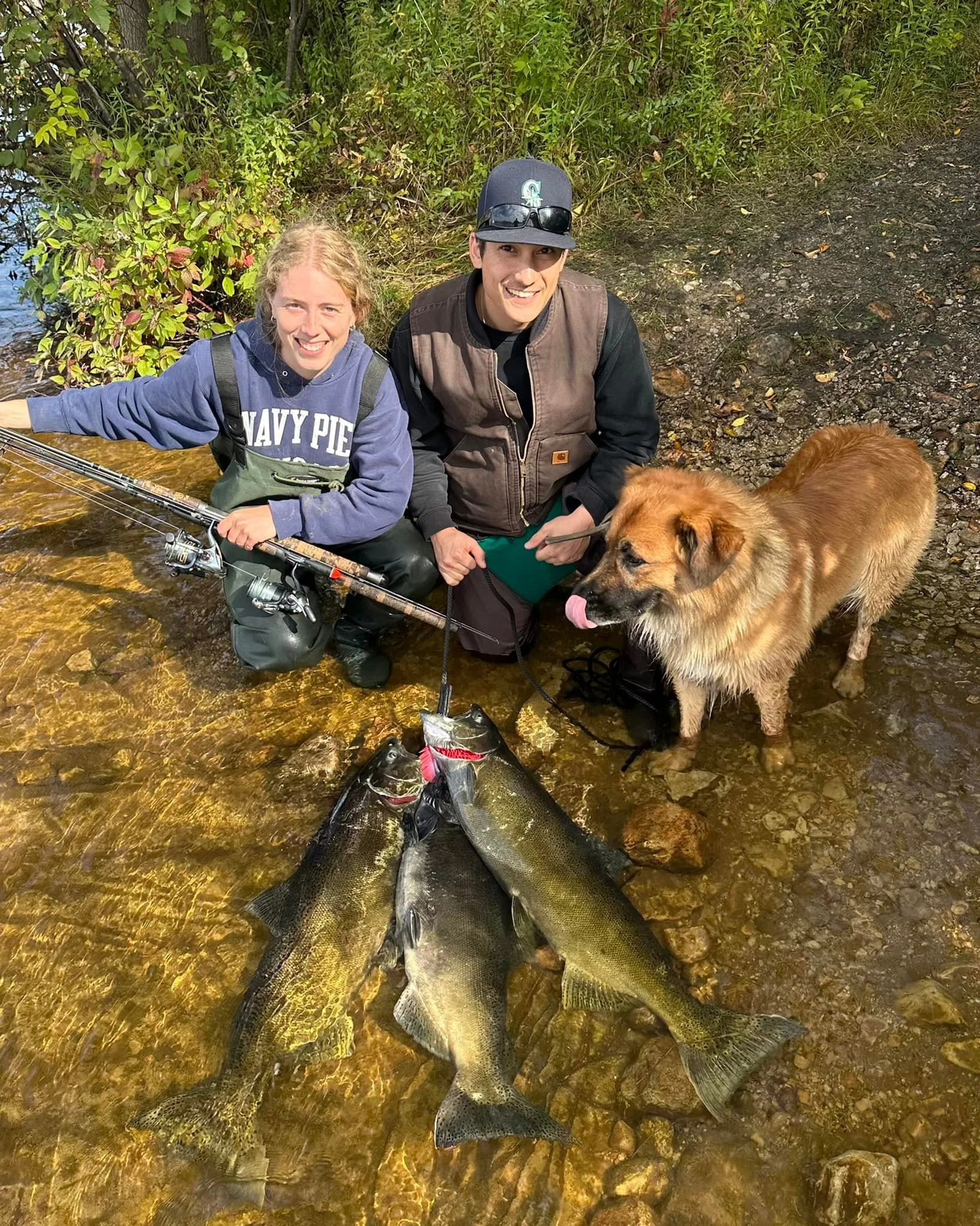 River Fishing clients with Dog King salmon