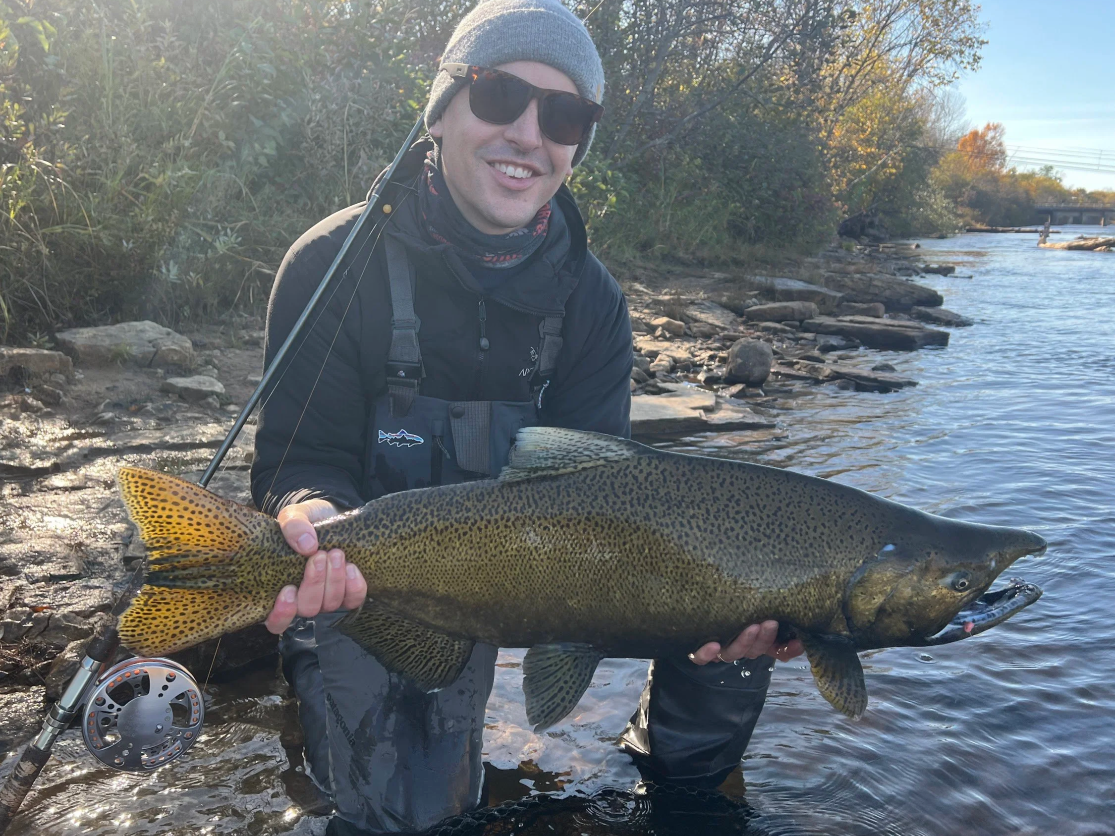 River Fishing clients with Dog King salmon