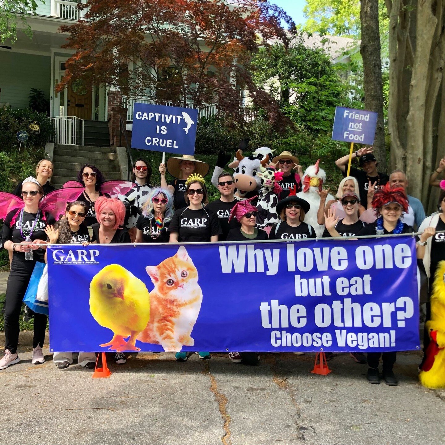 Thank you everyone for joining GARP in the Inman Park Parade, doing incredible vegan outreach and having a super fun day as well. Volunteers handed out nearly 800 vegan started kits. Thank you for your amazing energy and creativity!