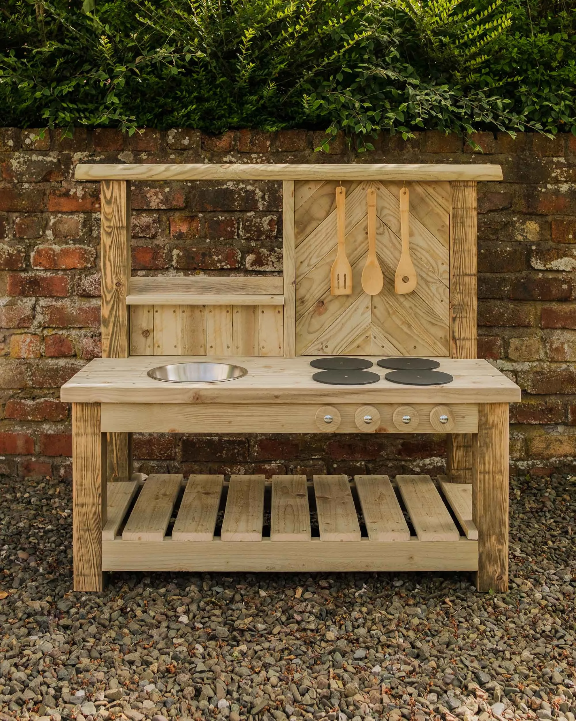 grovewood-handcrafted-wooden-mud-kitchen-shropshire--DSCF1848.jpg