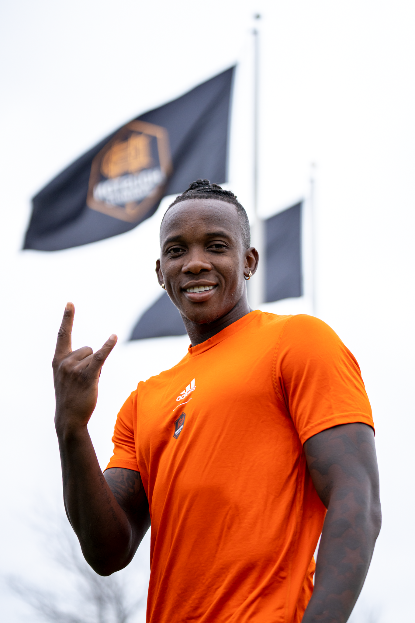 Dynamo sign midfielder Luis Caicedo