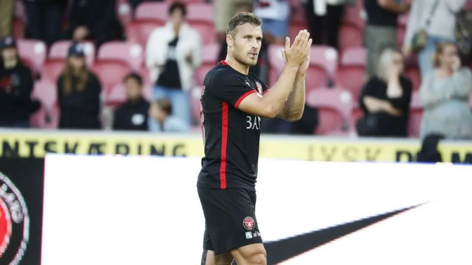 Who is rumored Dynamo signing Erik Sviatchenko?