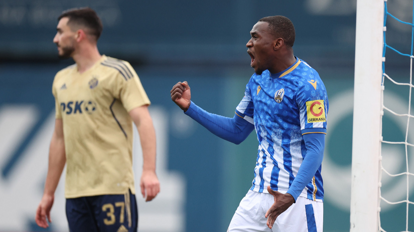 Dynamo sign Nigerian forward Ibrahim Aliyu