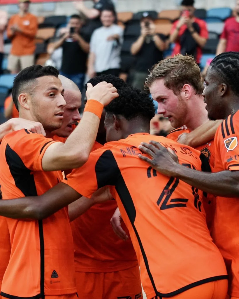 10 man Dynamo advance in Lamar Hunt US Open Cup  with 1-0 win over Sporting KC