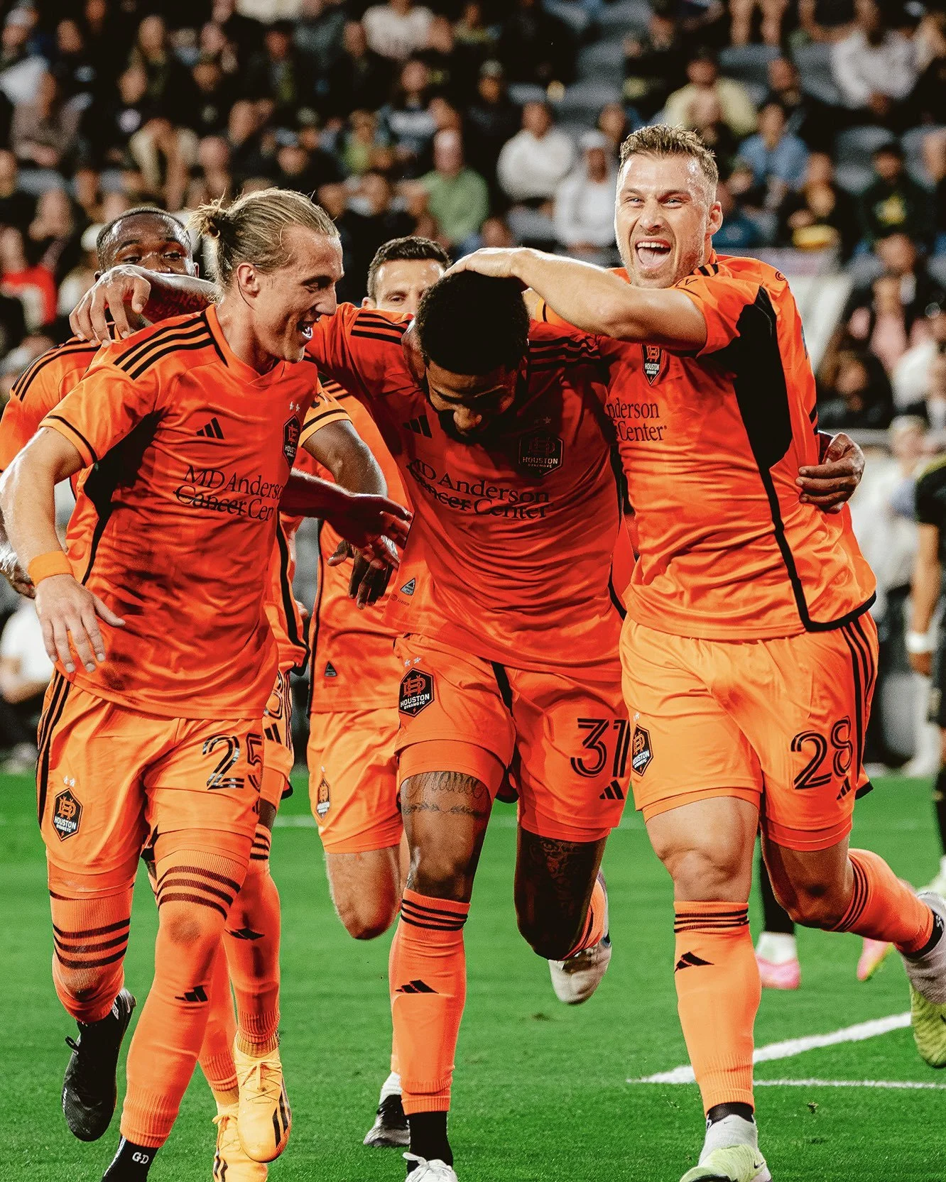 Dynamo go to LA and do the double over the defending champions 