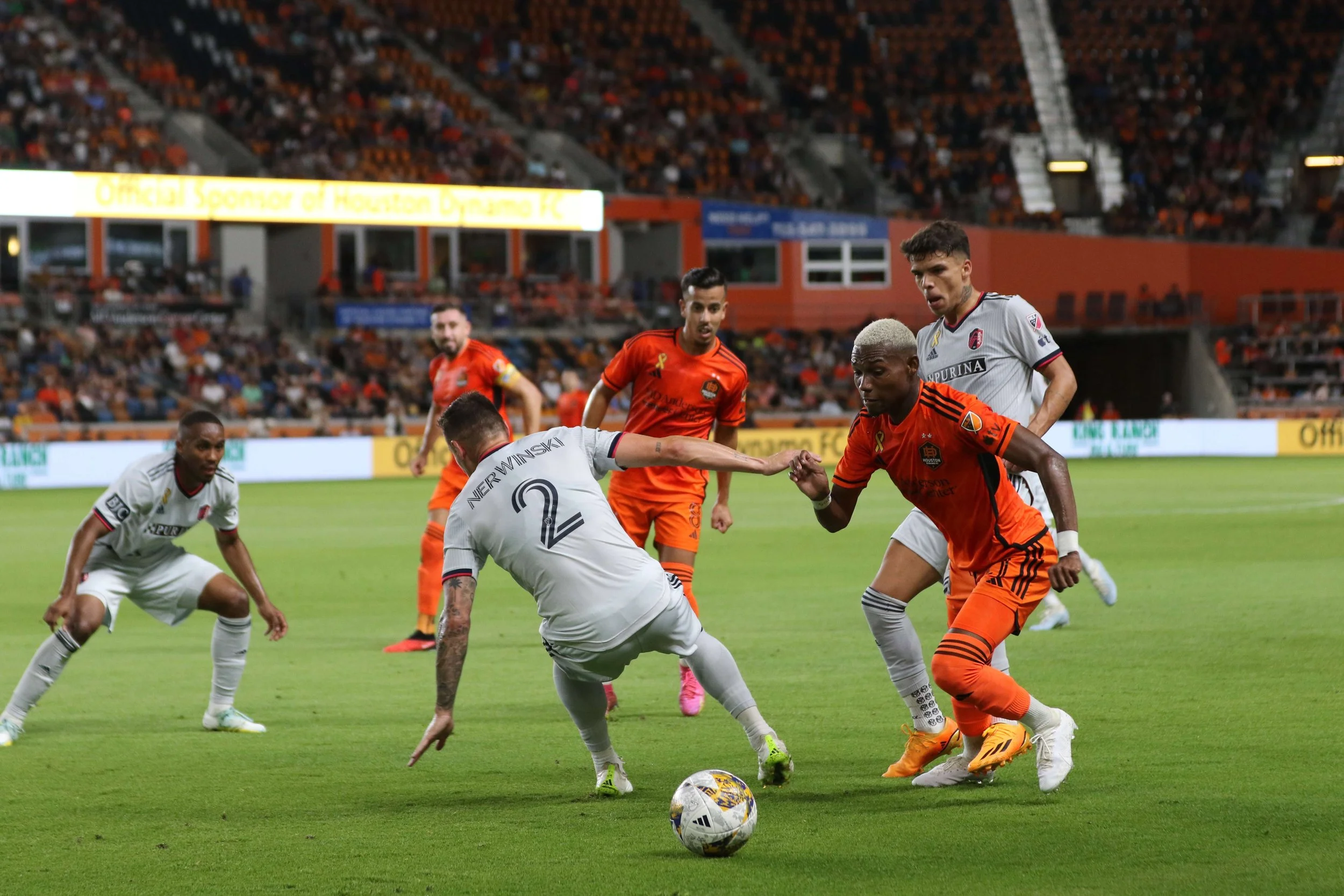 Dynamo concede late in 1-1 draw with St. Louis