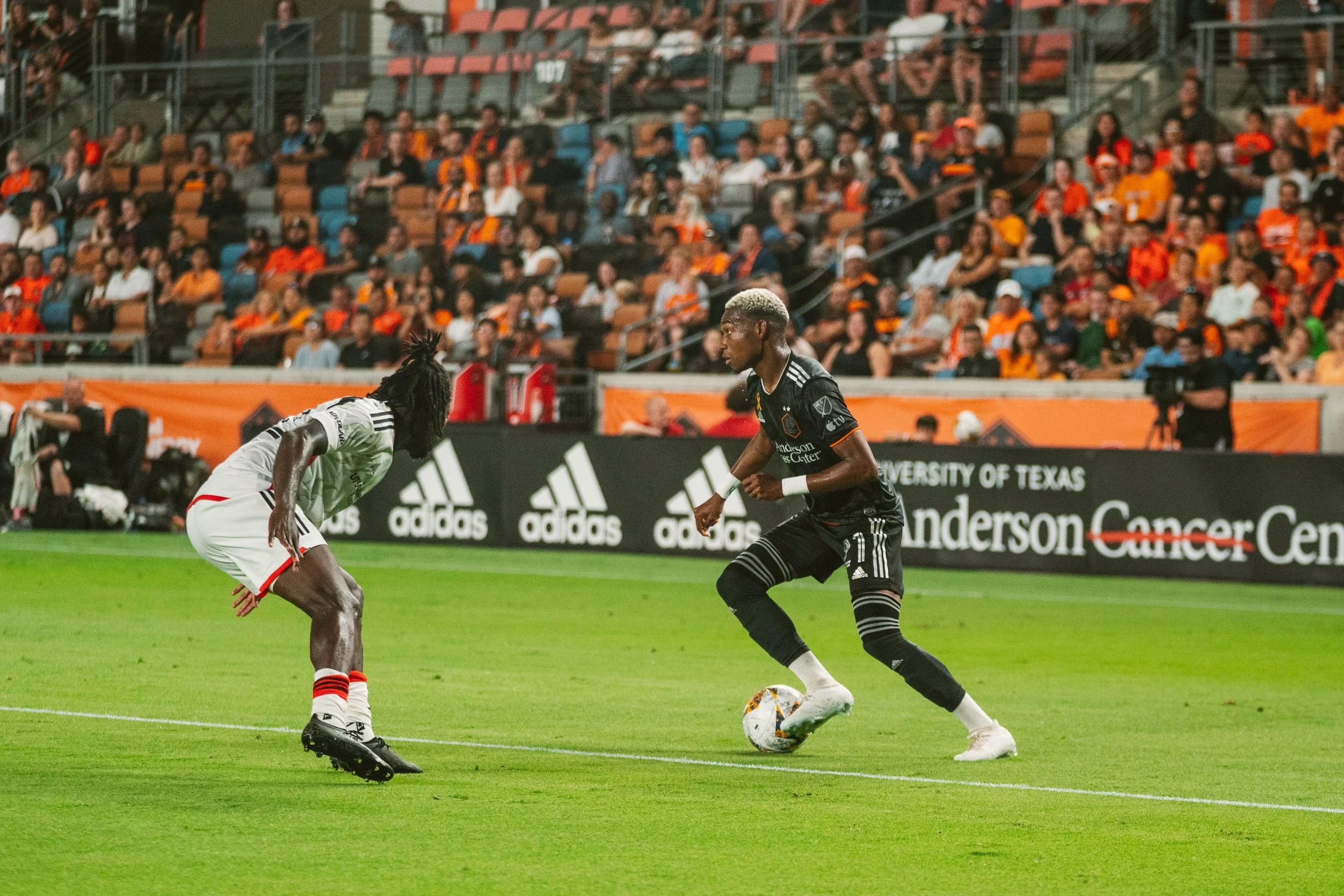 Dynamo and Dallas play to scoreless draw in Texas Derby