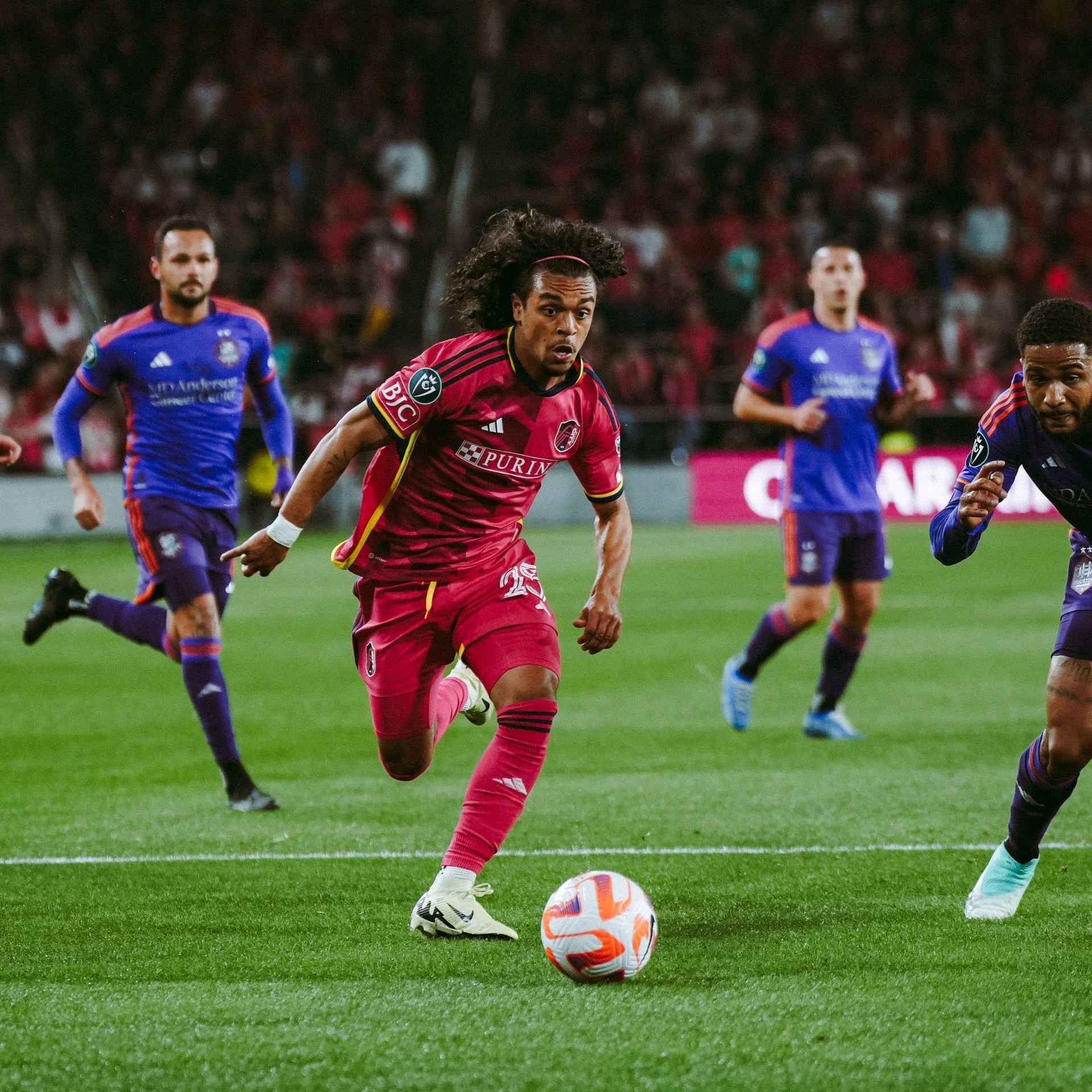 Late goal sinks Dynamo in Champions Cup opener