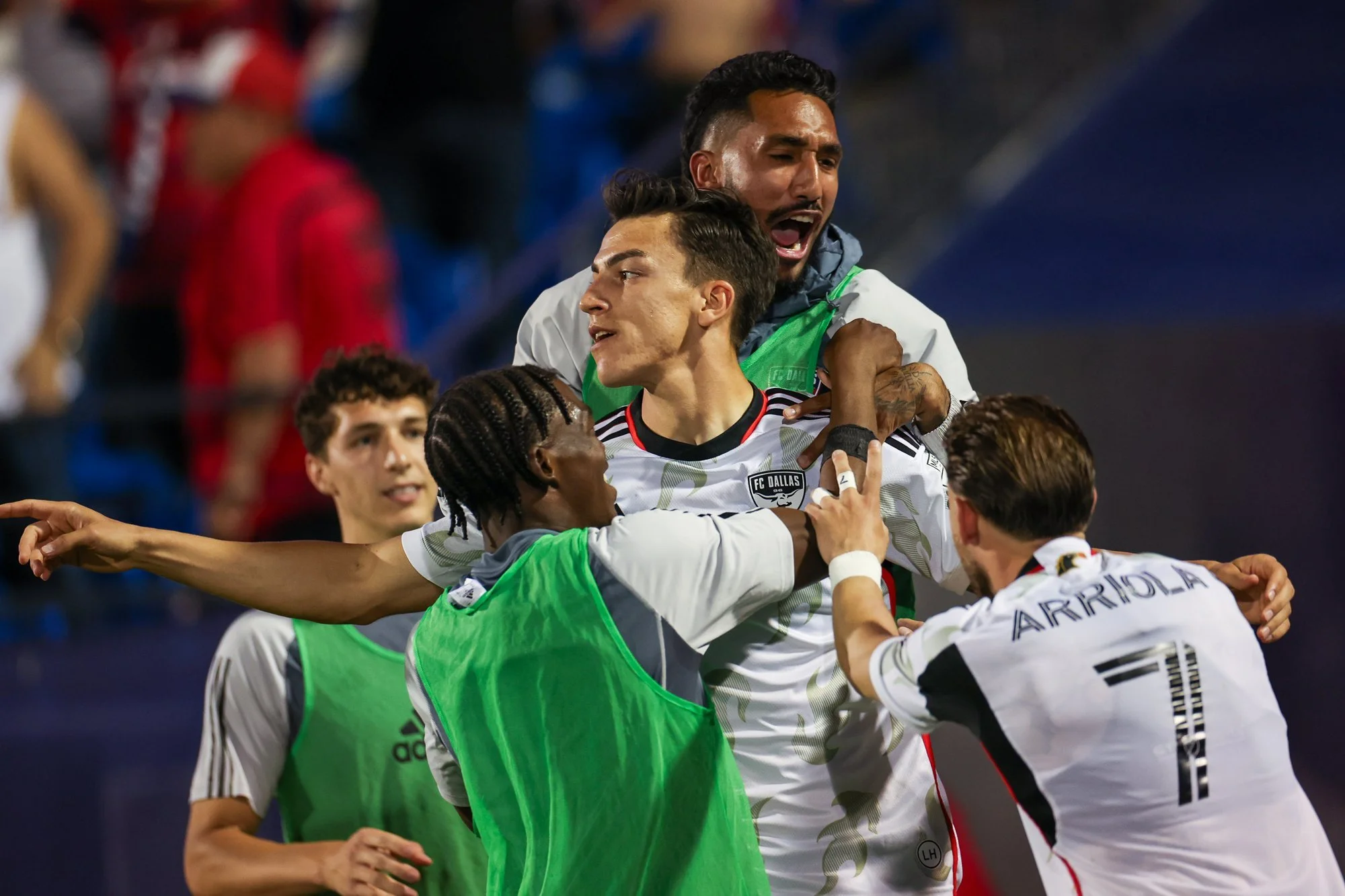 Early red card dooms Dynamo in loss to Dallas