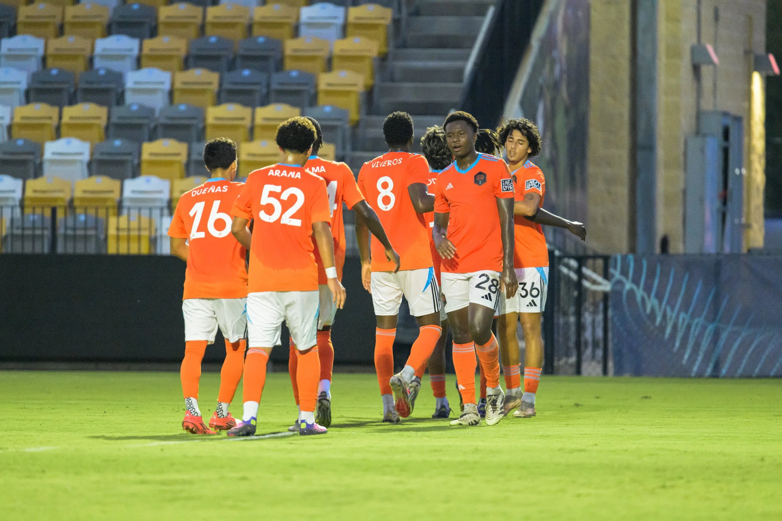 Dynamo 2sday: Dos Fight On as Playoff Race Tightens