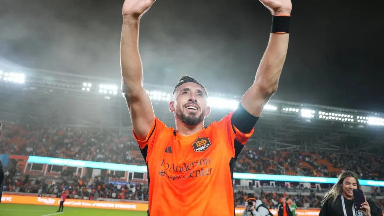Houston Dynamo sign former captain Héctor Herrera