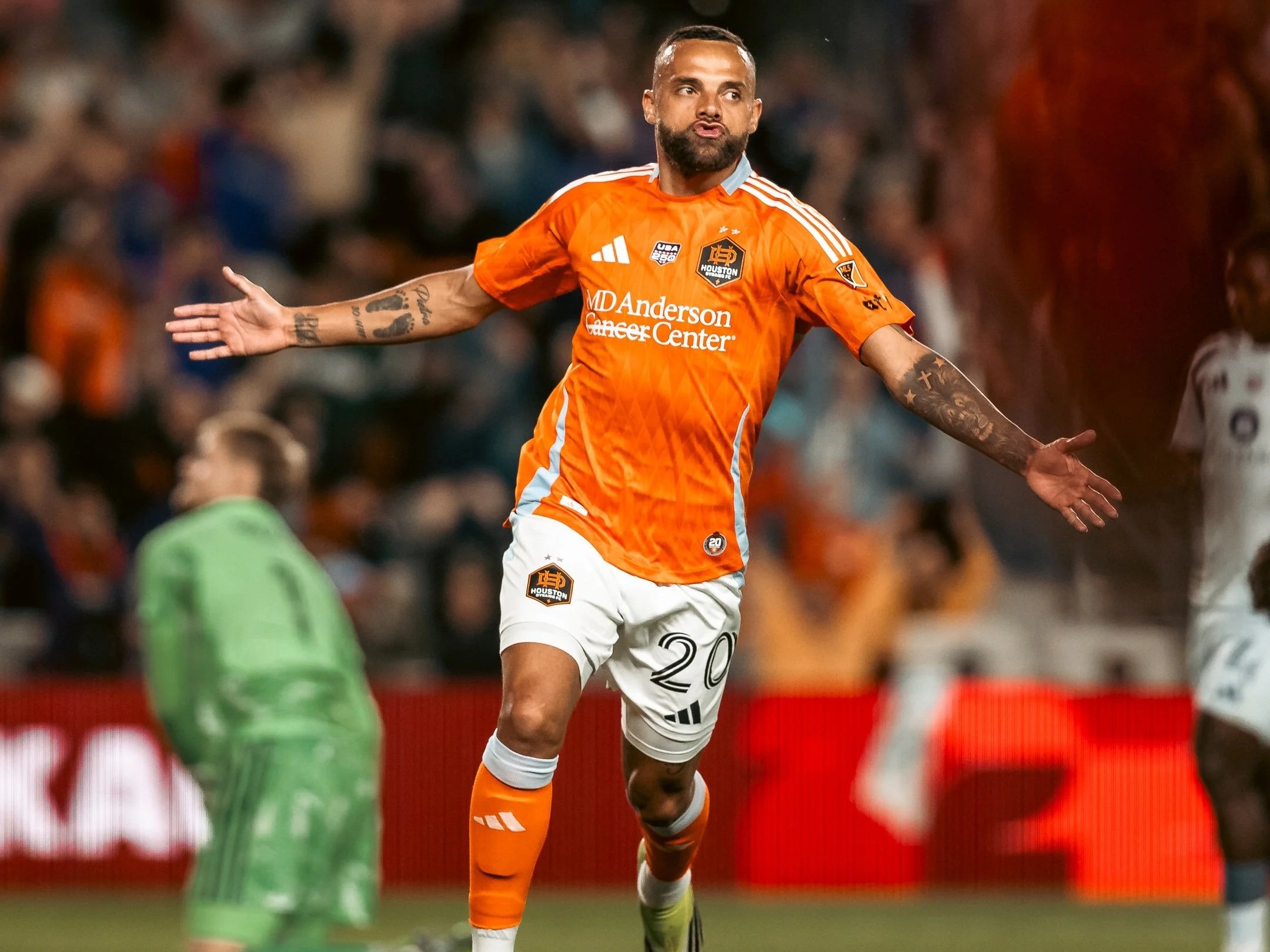 Guilherme Brace Leads Dynamo to 2-1 Win