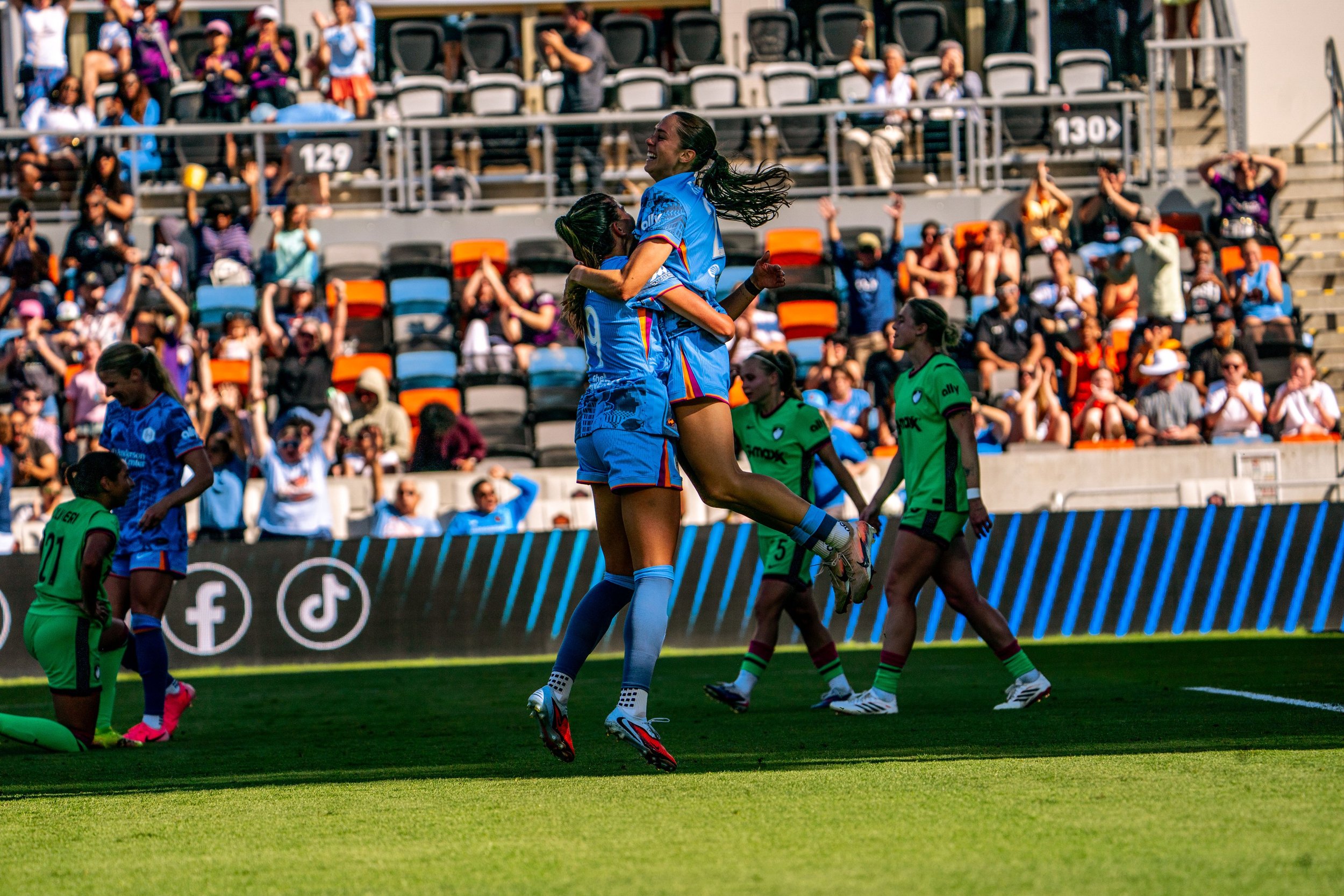 Perfect Starts Collide: Houston Dash Face Angel City in Early Statement Match