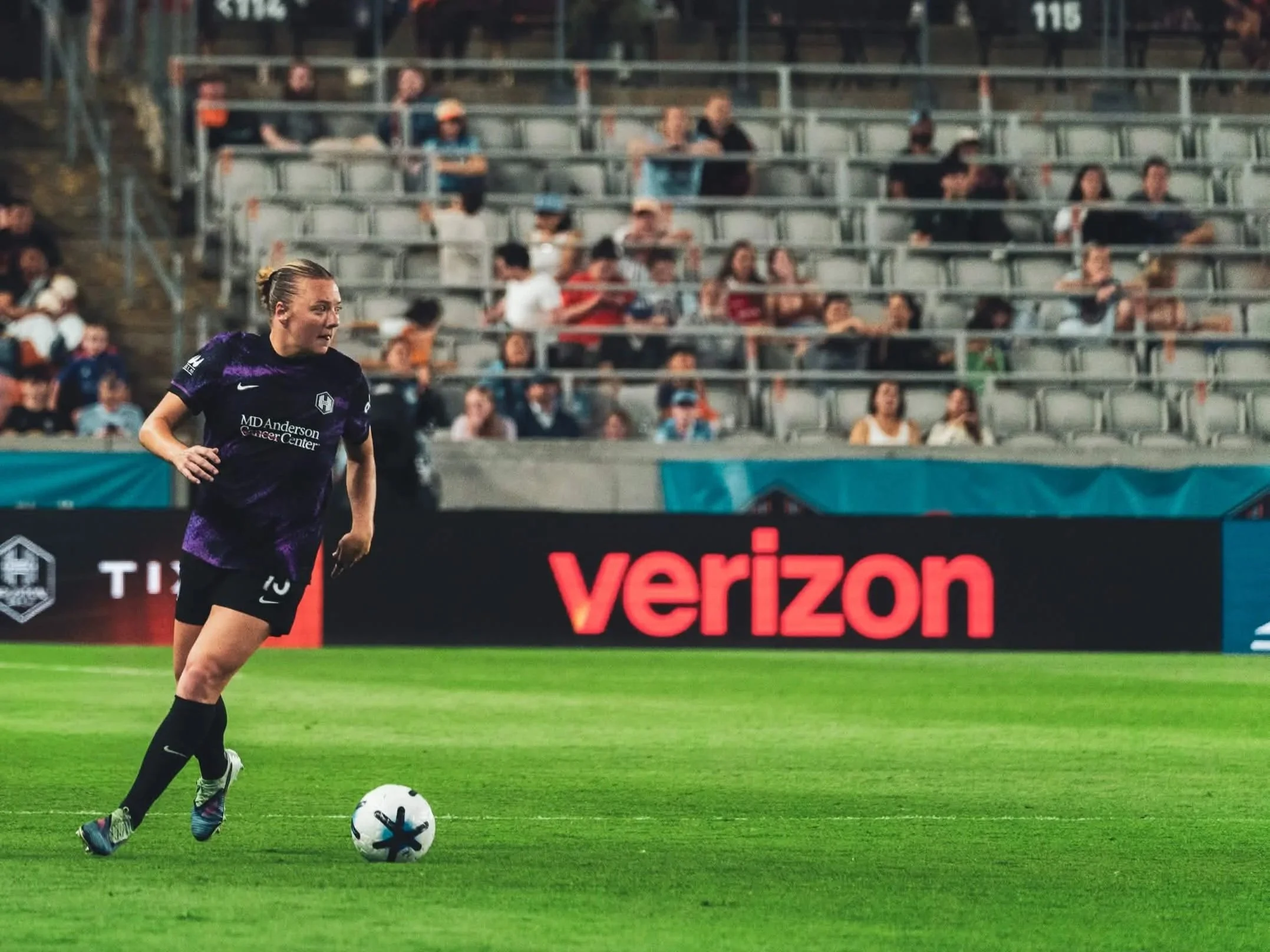 In-Form Houston Dash Host Struggling North Carolina Courage After Break