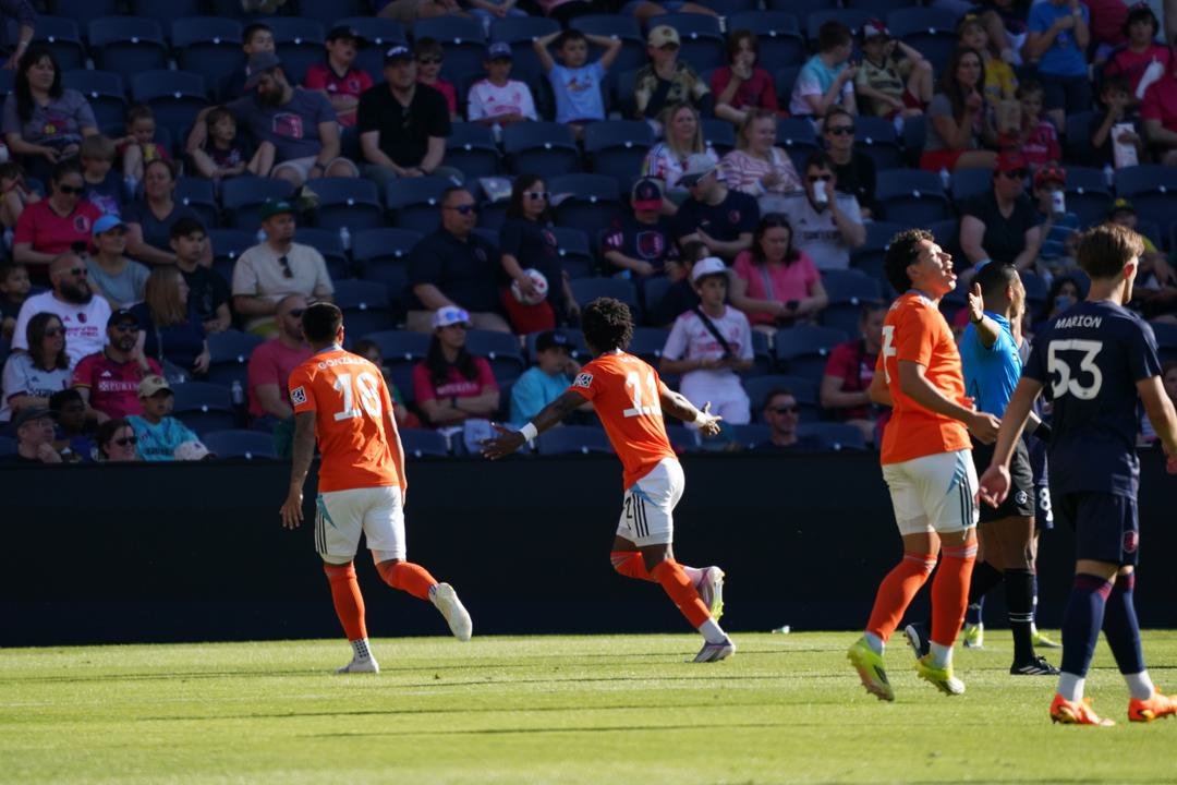 Dynamo 2sday: Dos Win Clash of West’s Best