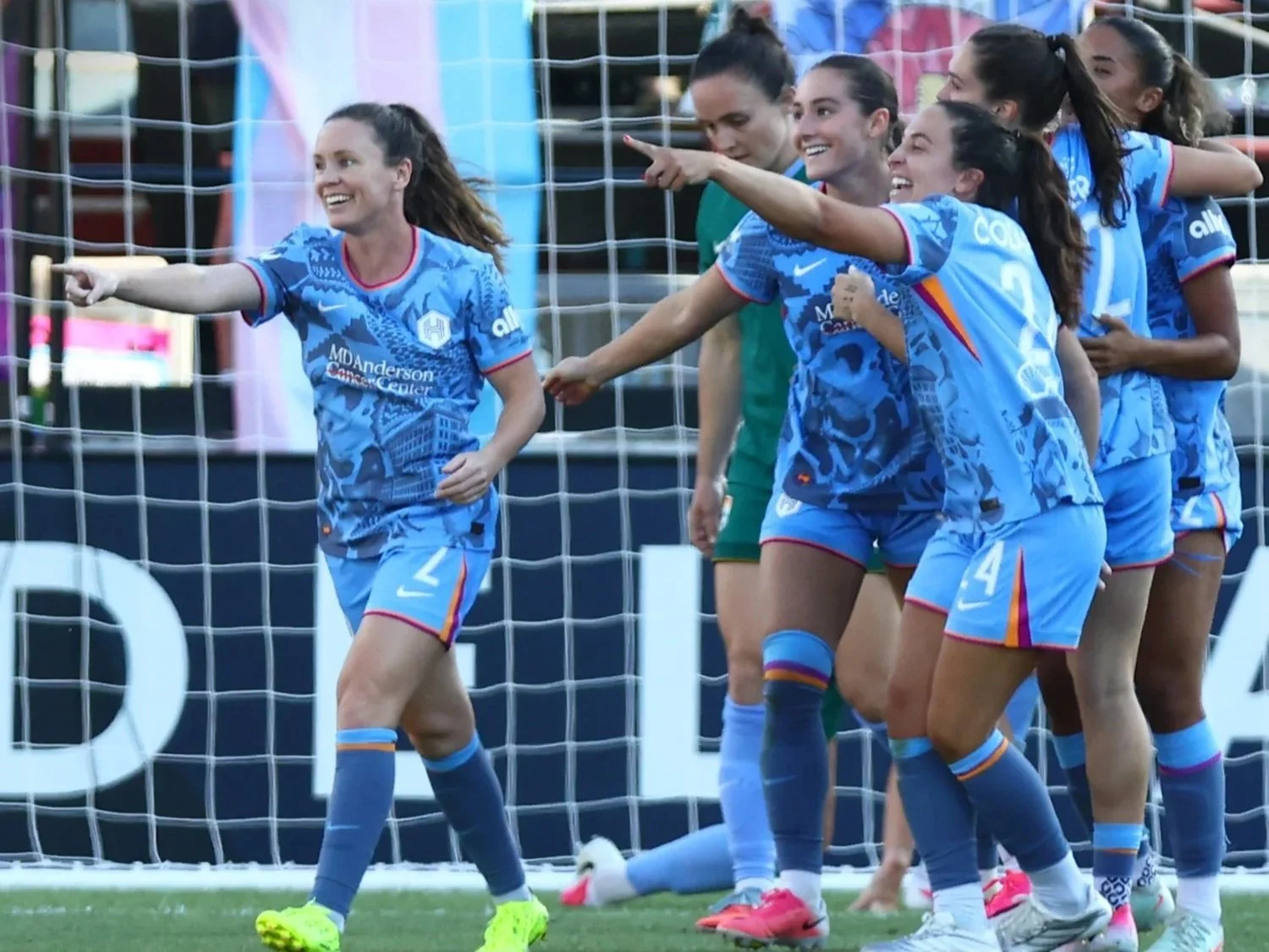 Opportunity Knocks: Dash Look to Capitalize Against Struggling Louisville