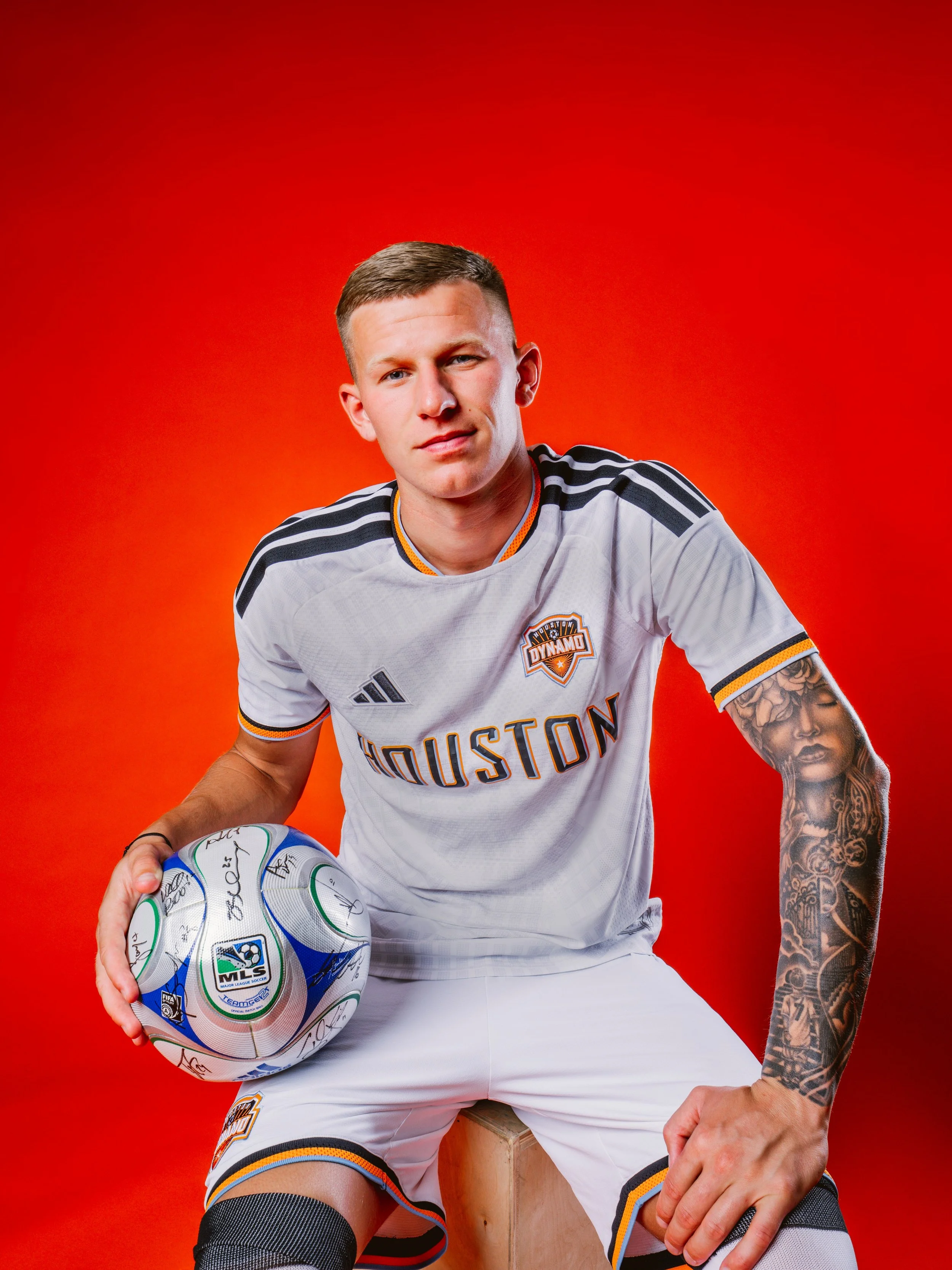 CC_DYNAMO_ARCHIVE_BOGUSZ_ORANGE_2598 (1).jpg