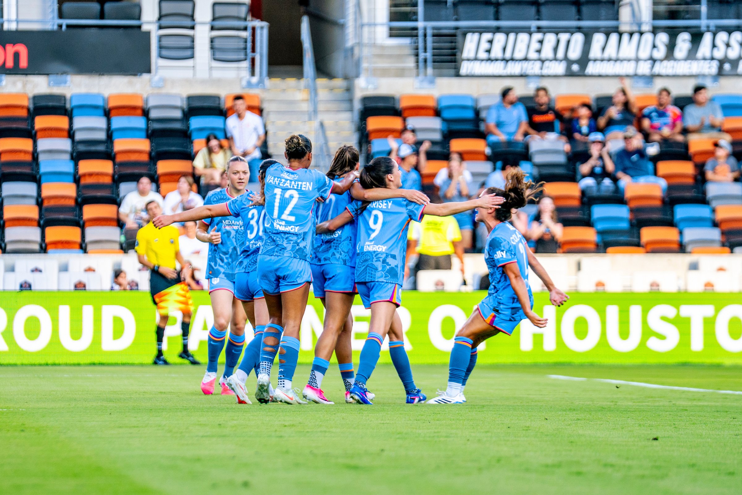 Three First Half Goals Power Houston Dash to Victory
