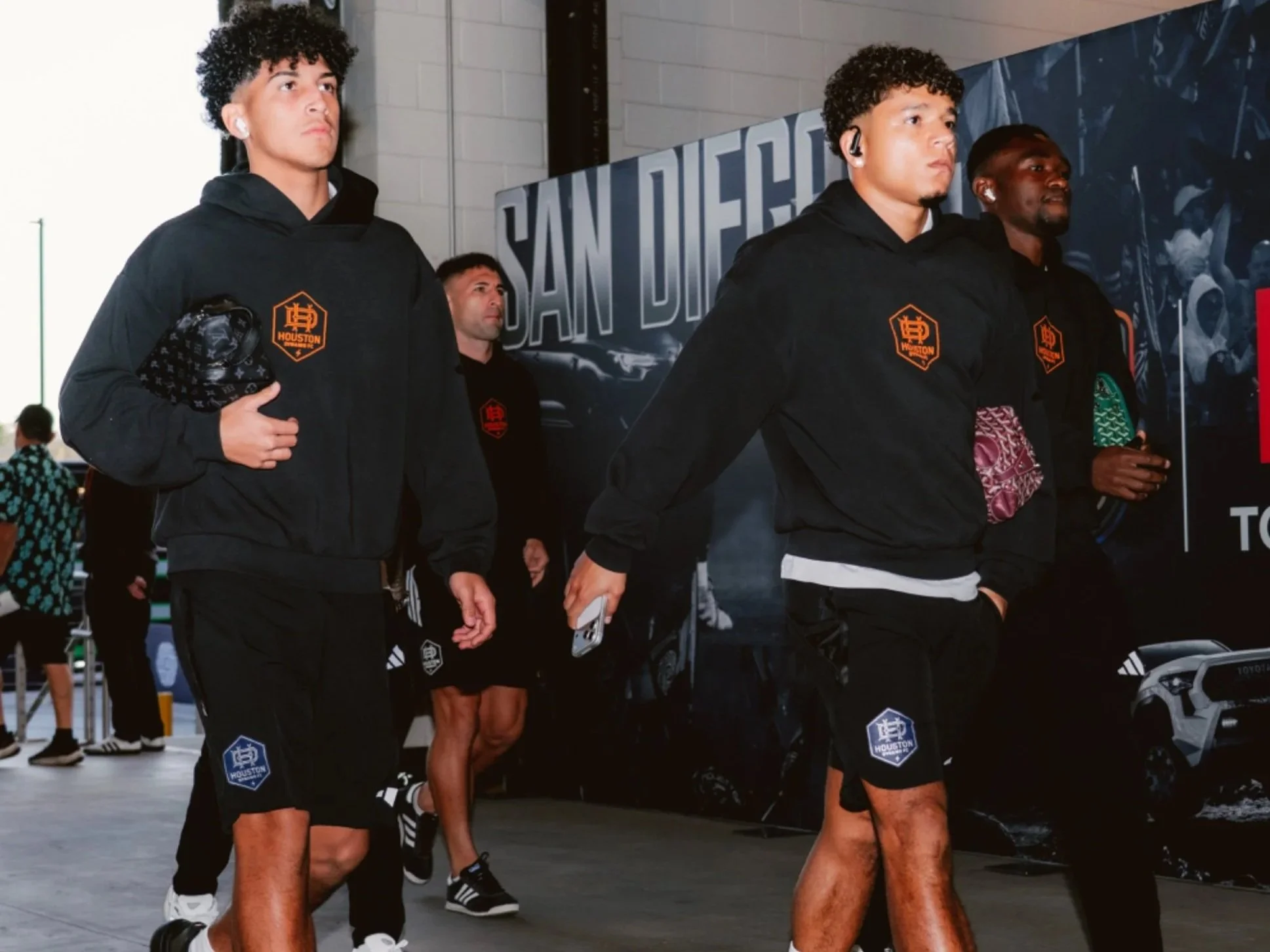 Win and In: Dynamo Face FC Dallas in High-Stakes Texas Derby