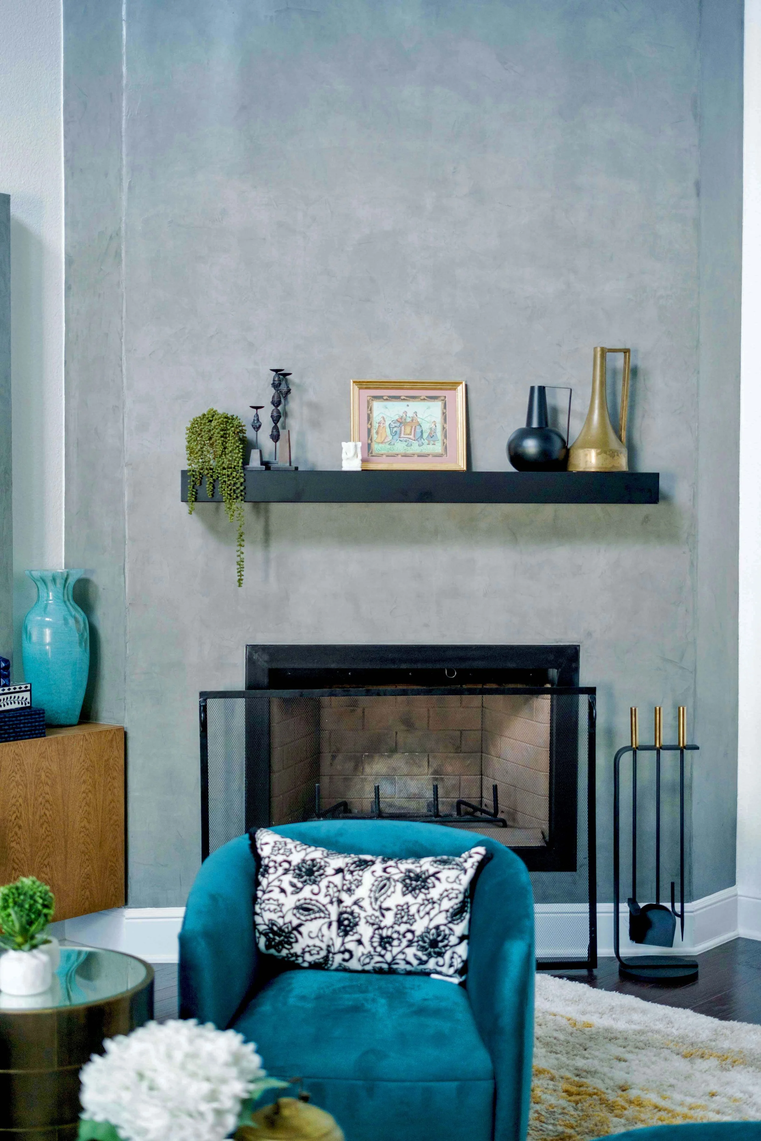 A floating steel mantel was the perfect finishing touch to this modern fireplace.