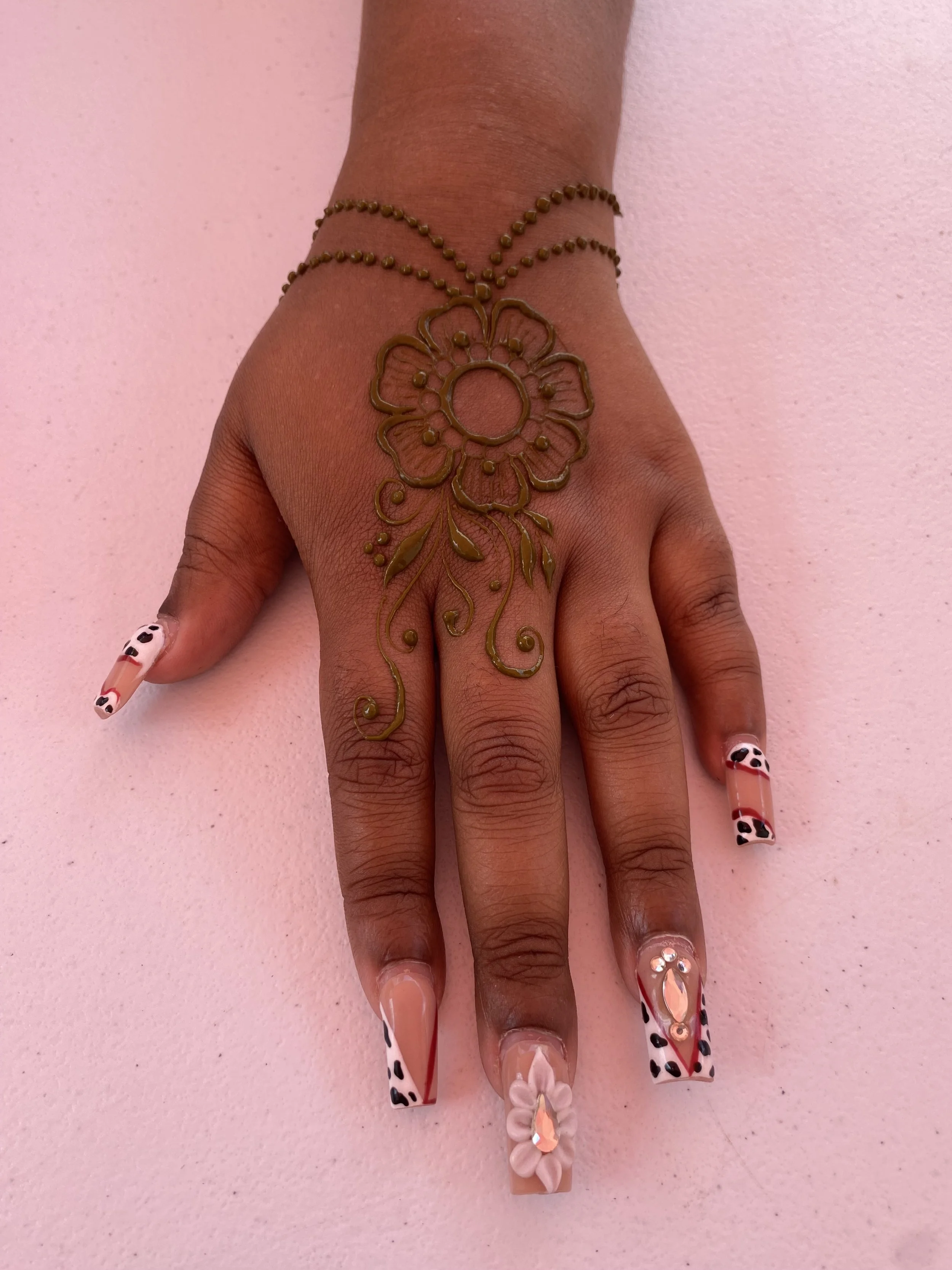 graduation-party-henna-dmv-3.jpeg