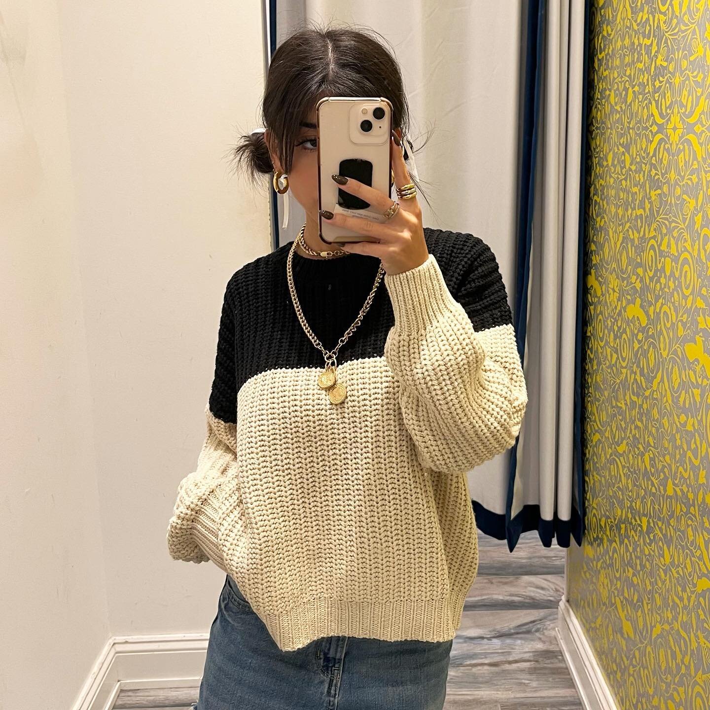Sweater weather is upon us 🍂 Check out some of new sweaters in stores now!!

DM us to order and follow us to be the first to hear about our new arrivals, sales, giveaways, and more!
.

.

.

#vanillaskystores #shopnow #ootd #fashioninspo #outfitinsp
