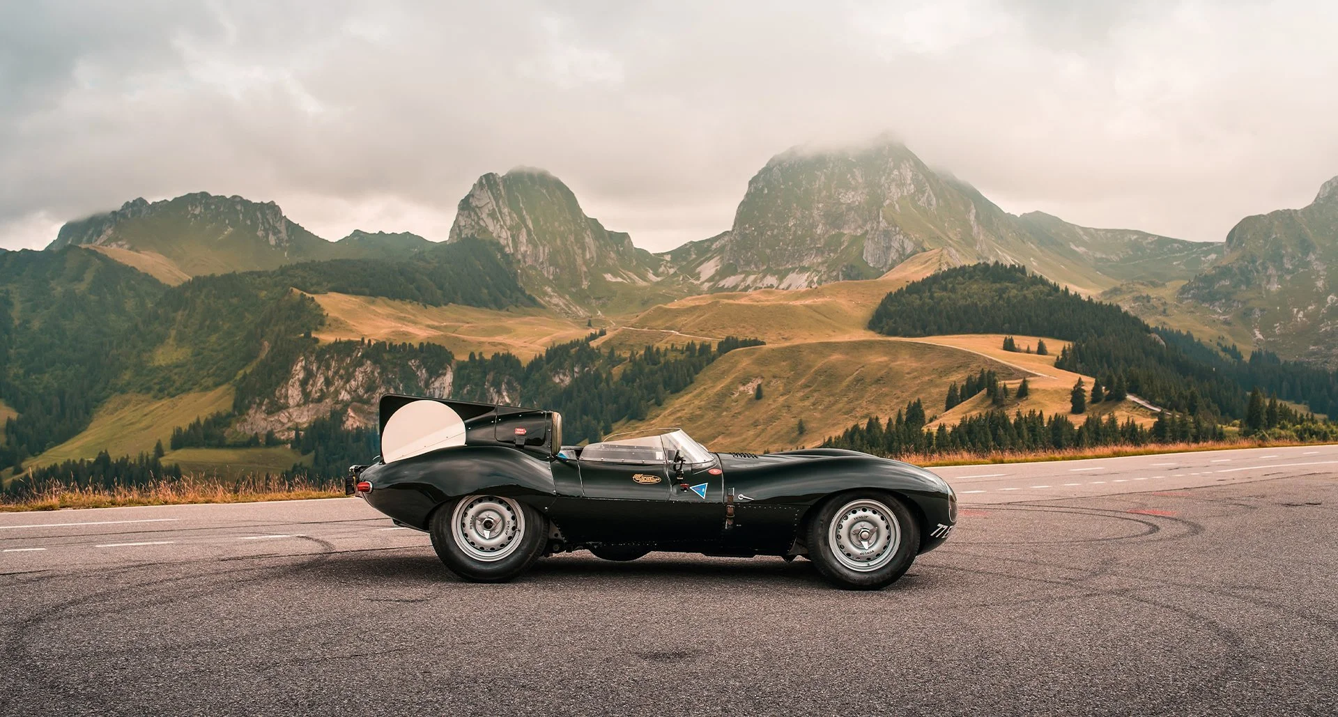 dg25_r0003_1957_jaguar_d-type_026.jpeg