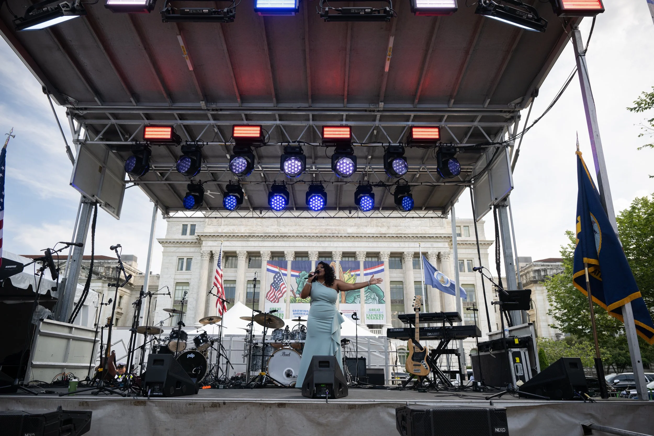 August 3rd, 2025, Mary was the featured entertainment for the inaugural Great American Farmers Market on the National Mall in Washington, D.C. In partnership with America250. 