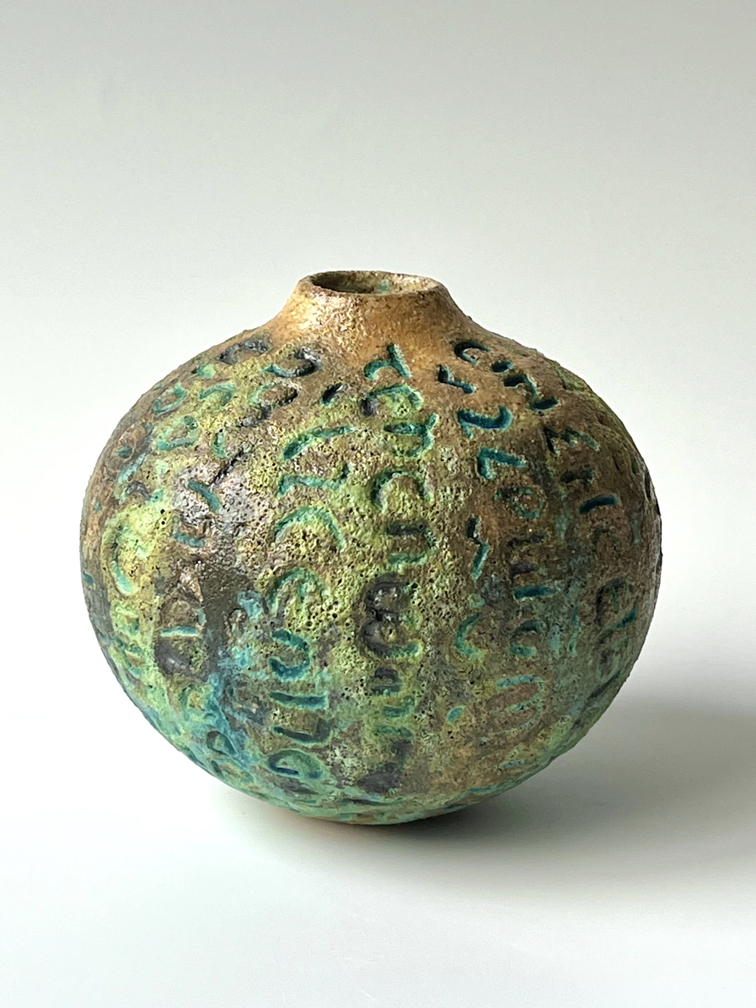 Title "Olion Tir" - Traces of Land