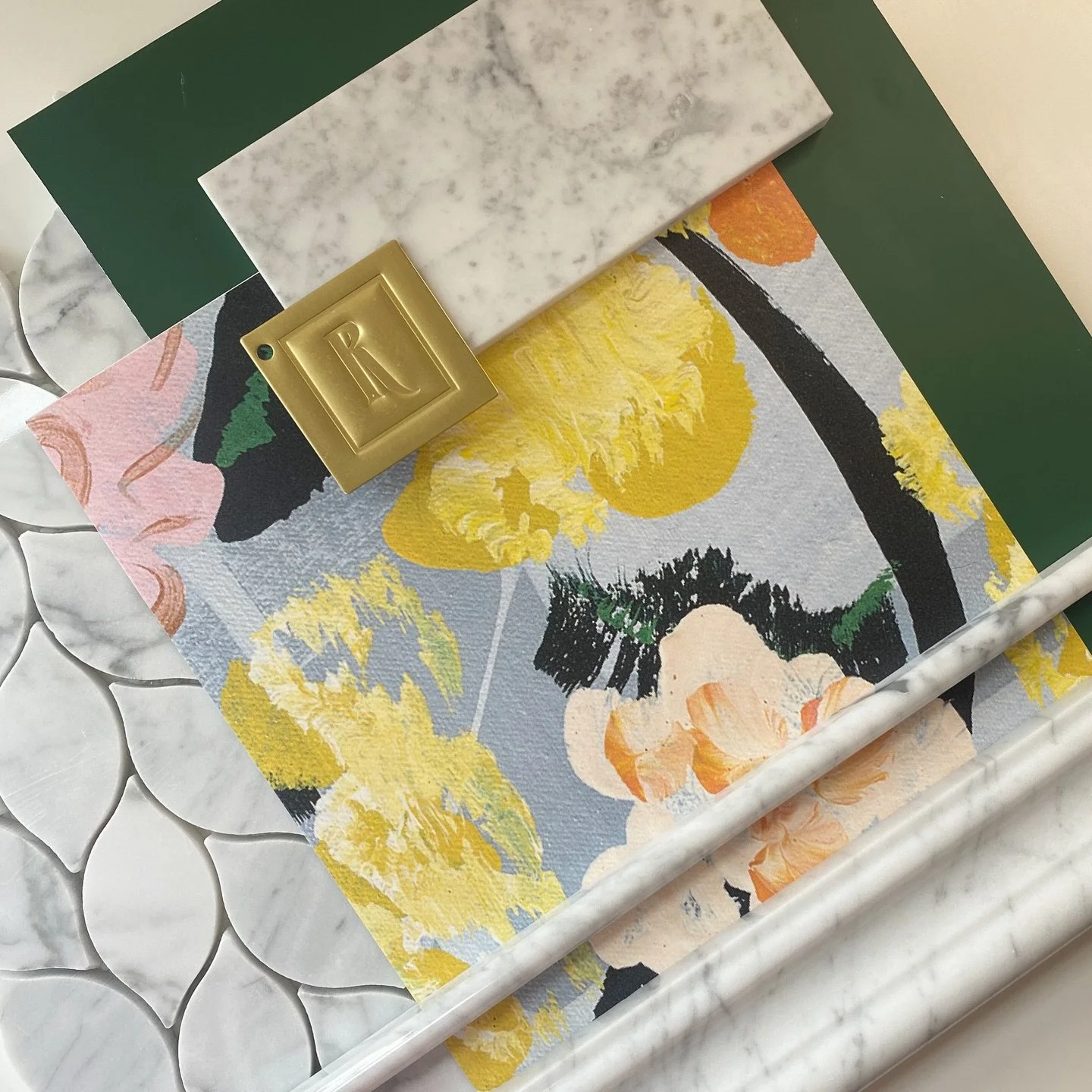 A simple tip. ❣️

Build your palette from the statement piece. 

Wallpaper is one of my favorite places to start because it already gives you color, movement, and personality. Once that&rsquo;s chosen, the rest of the design becomes a lot more intent