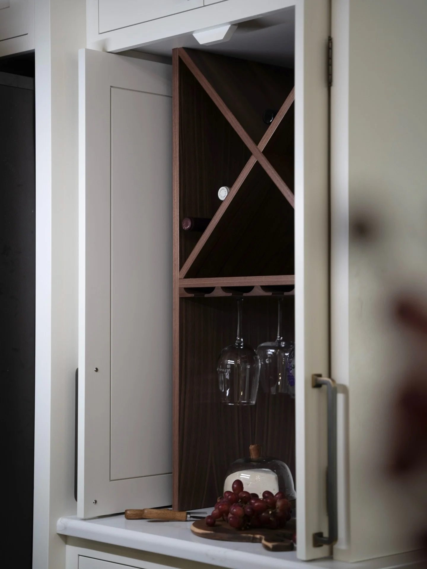 Cheers to the weekend! 🍷