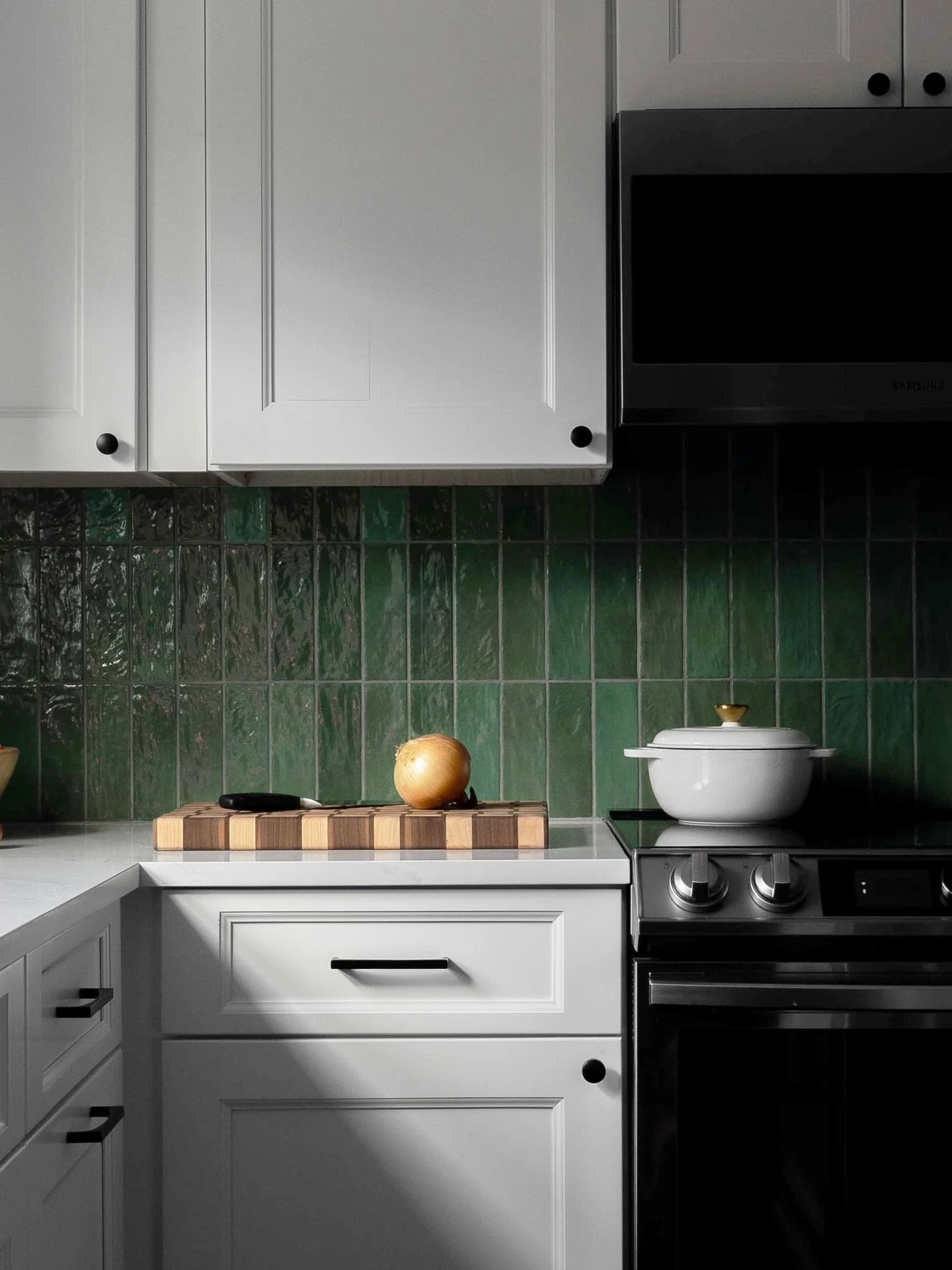 It&rsquo;s your lucky day! 🍀🇮🇪💚

We love a good pop of green more than anything and we are here to share with you some of our favorite green finishes and fixtures to date! 

Let us know your favorites. Happy Saint Patrick&rsquo;s Day! 

#homedesi