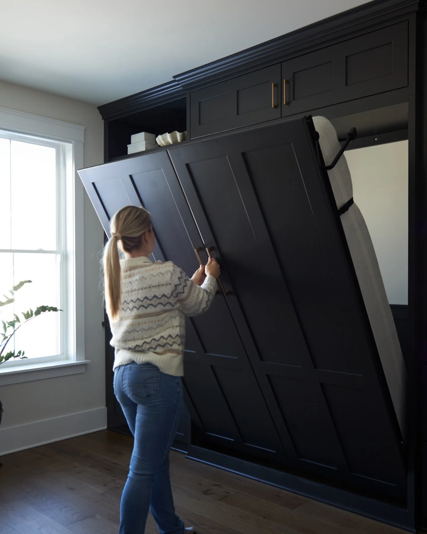 Murphy beds&hellip; all the cool kids have them! 

📸 @alexandraribar
