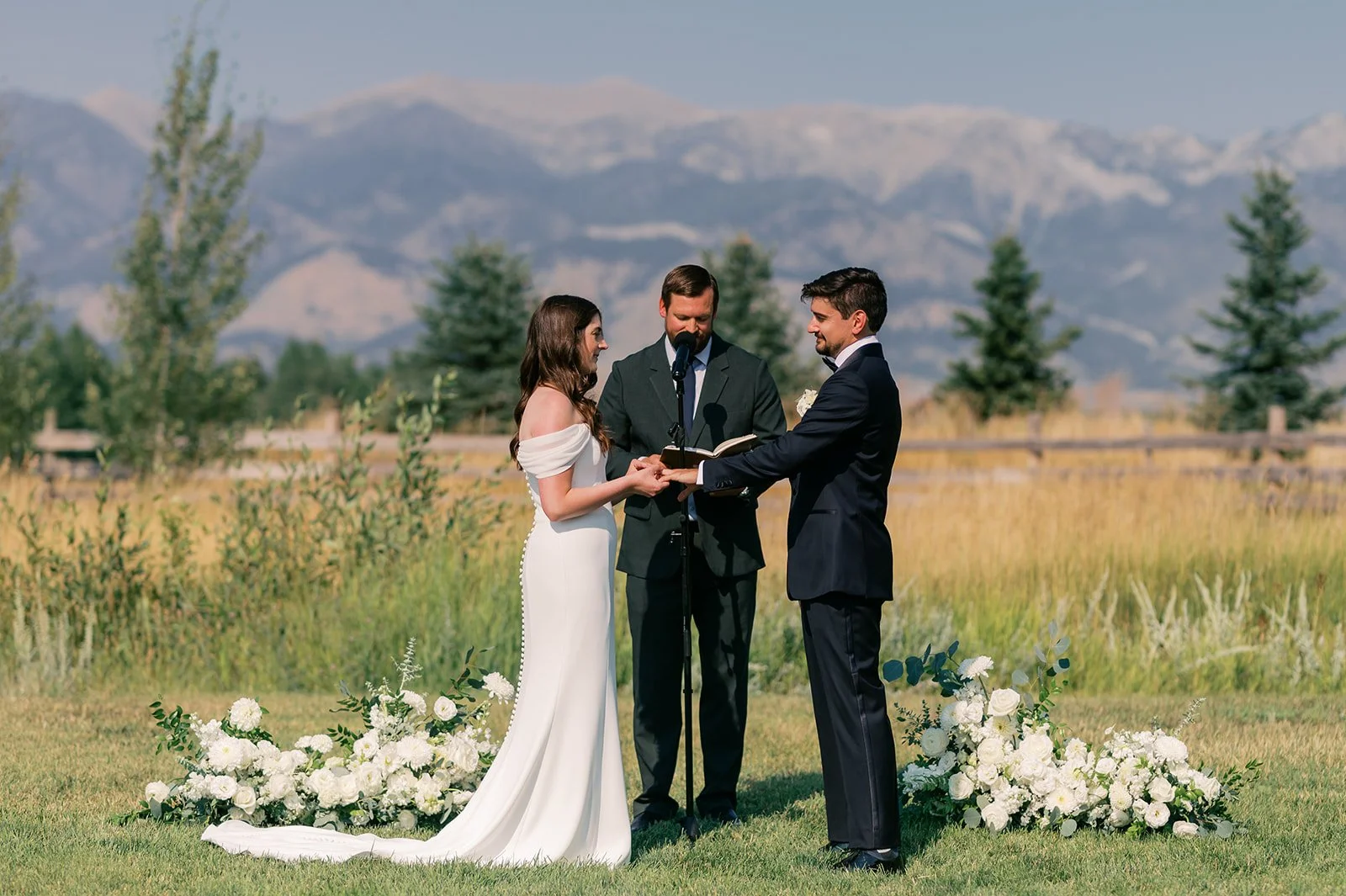 August - Star M Barn