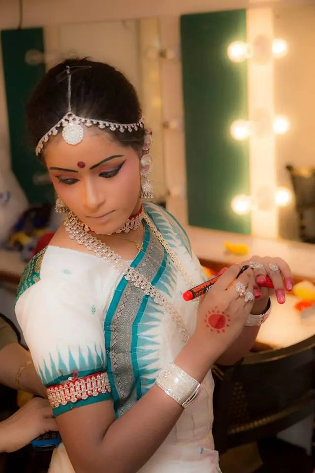 Stithi Parida at the Deepam annual show mid makeup 