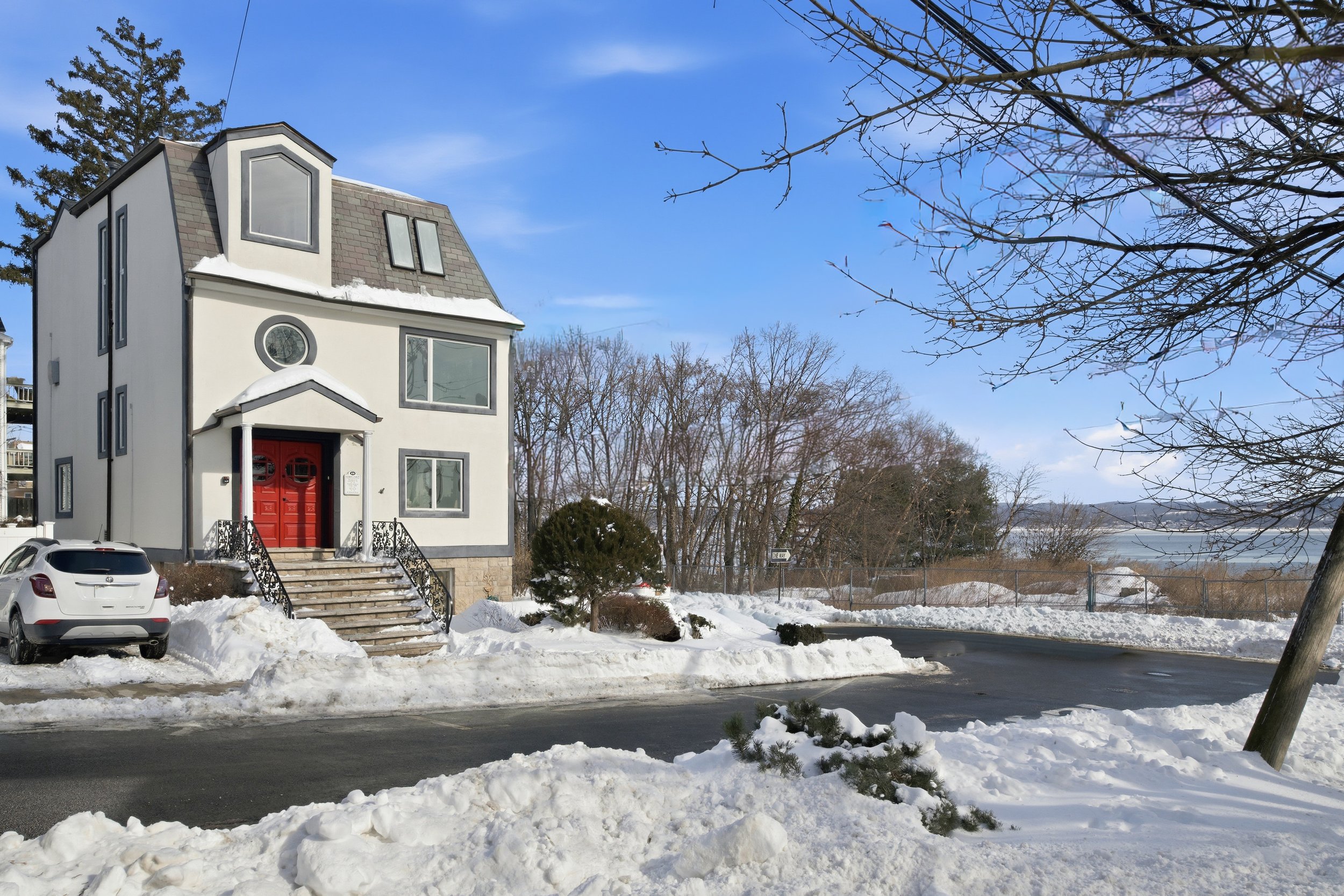 House side shot and views.jpg