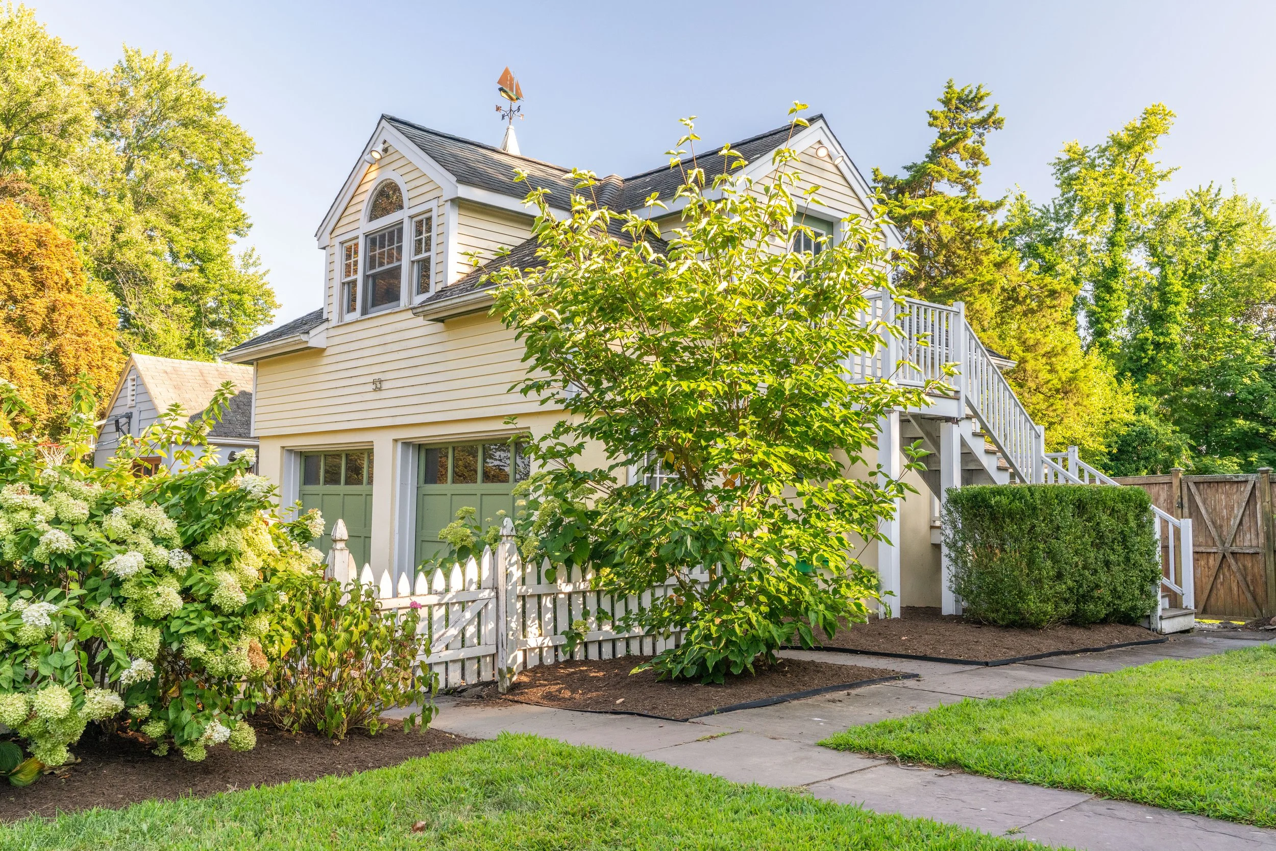 53 Glen Byron Garage.jpg