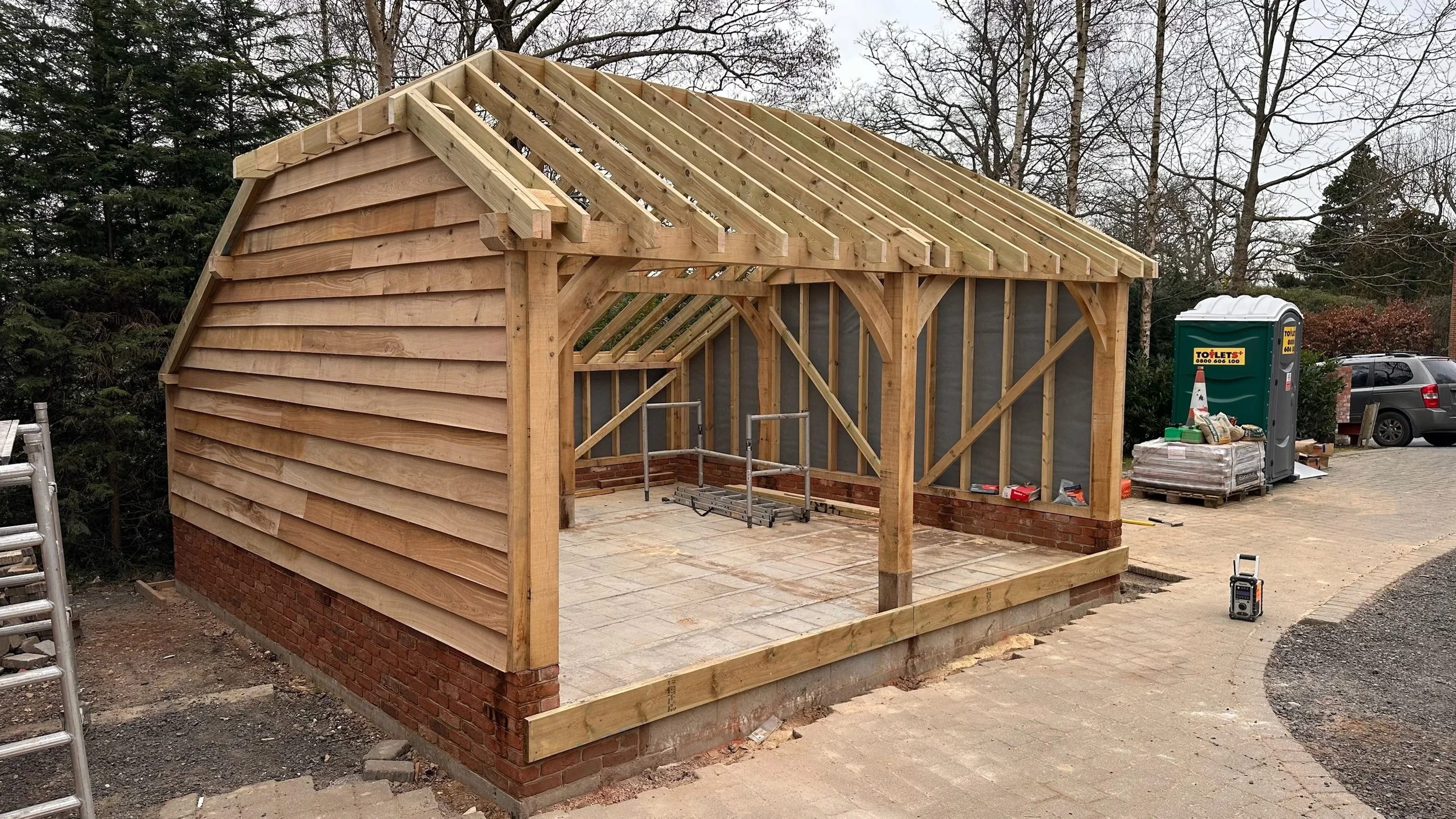 Timber Framed garage.JPG