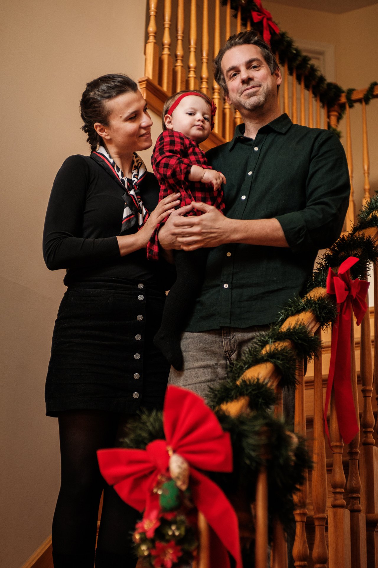 2021-Holiday-Portraits_Maria-Jason-Phaedra-56.jpeg